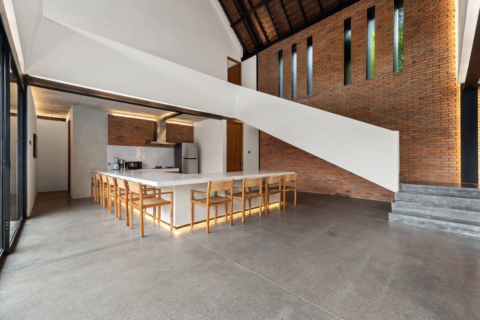 URBAN BRUTALITY MEETS TROPICAL SOUL - 4 BEDROOM - UMALAS