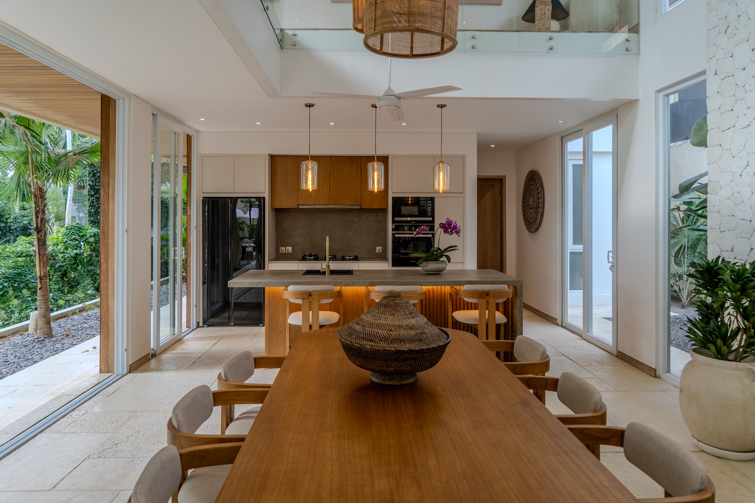 LAGOON STYLE TROPICAL VILLA - 4 BEDROOMS - PERERENAN