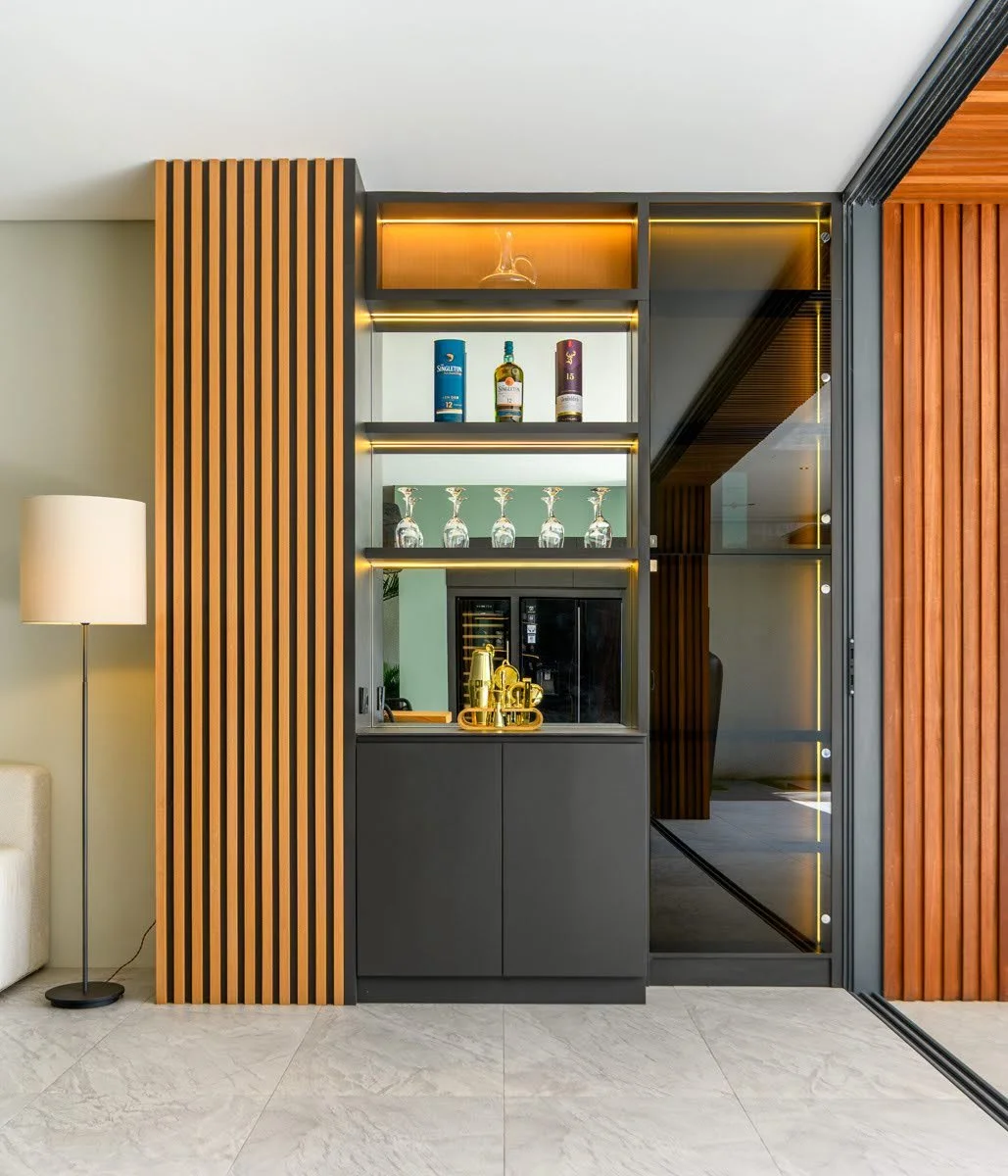 MODERN ELEGANT WHITE VILLA - 4 BEDROOM - JIMBARAN