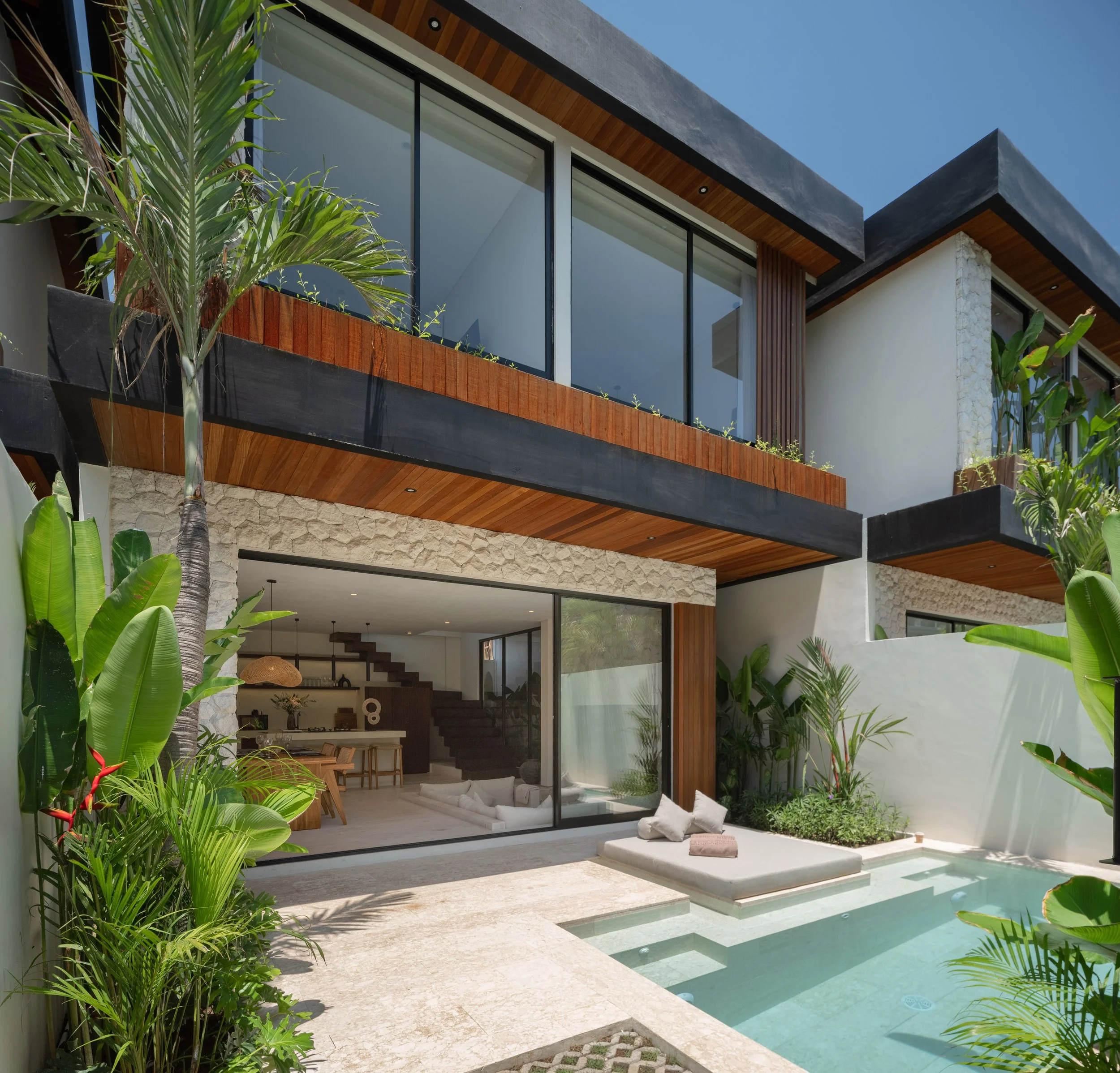 COMPACT BOUTIQUE VILLA - 1 BEDROOM - BATU BOLONG | 3 853 000 000 IDR