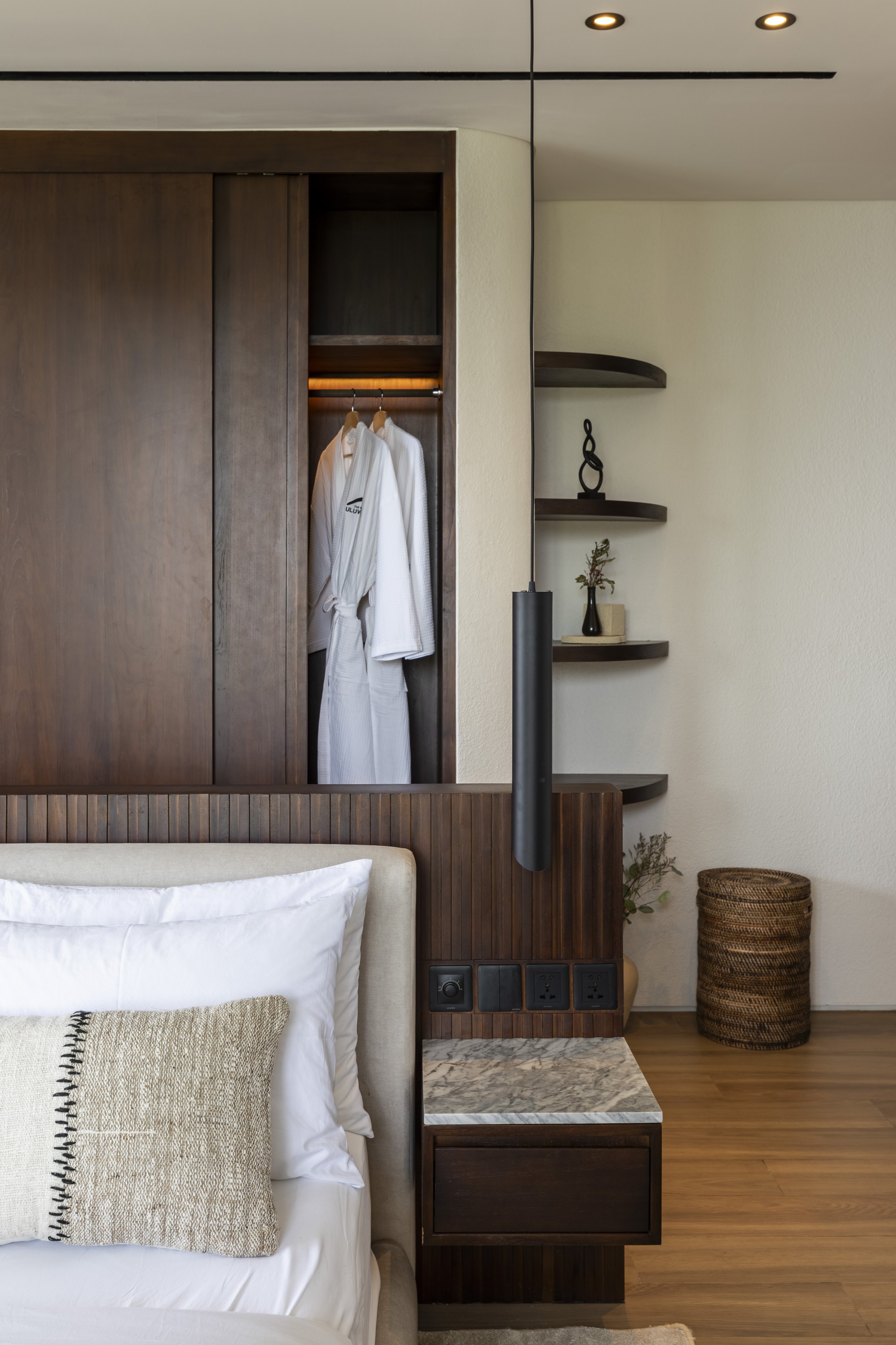 OCEAN VIEW VILLA WITH PRIVATE BEACH ACCESS - 5 BEDROOM - ULUWATU