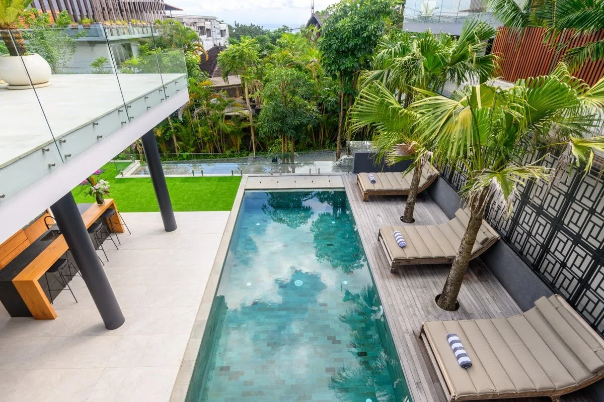 MODERN ELEGANT WHITE VILLA - 4 BEDROOM - JIMBARAN