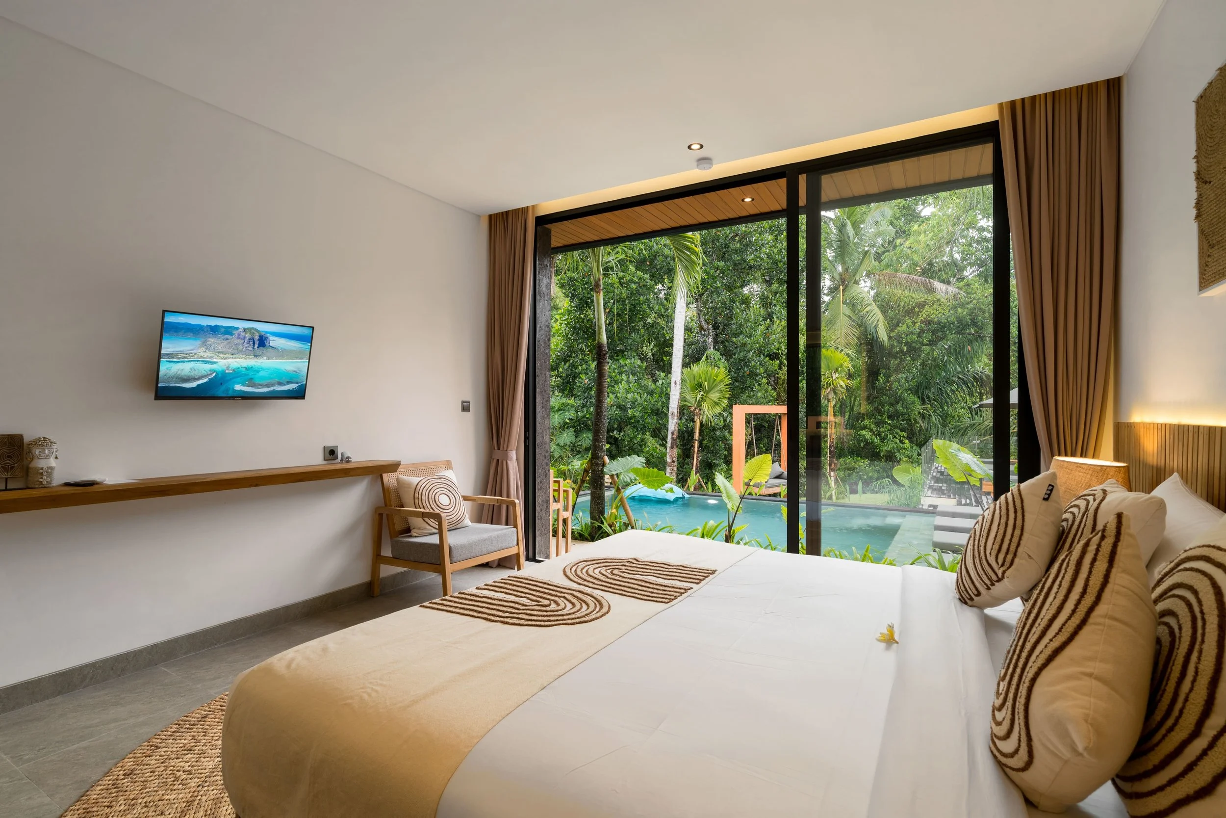 OBSIDIAN HIDEAWAY VILLA - 6 BEDROOM - UBUD