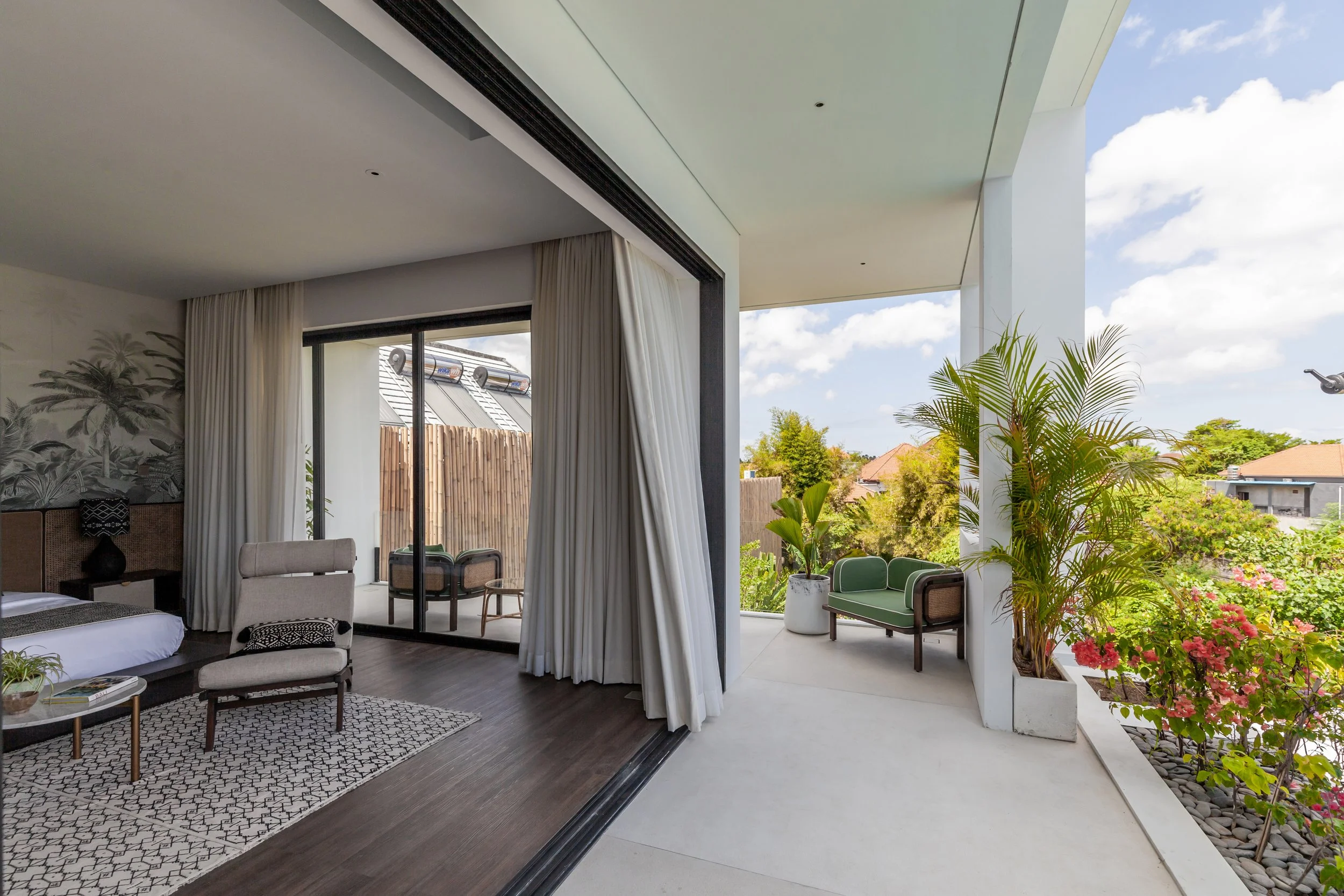 STUNNING ARCHITECTURAL RESIDENCE - 5 BEDROOM - BERAWA - CANGGU