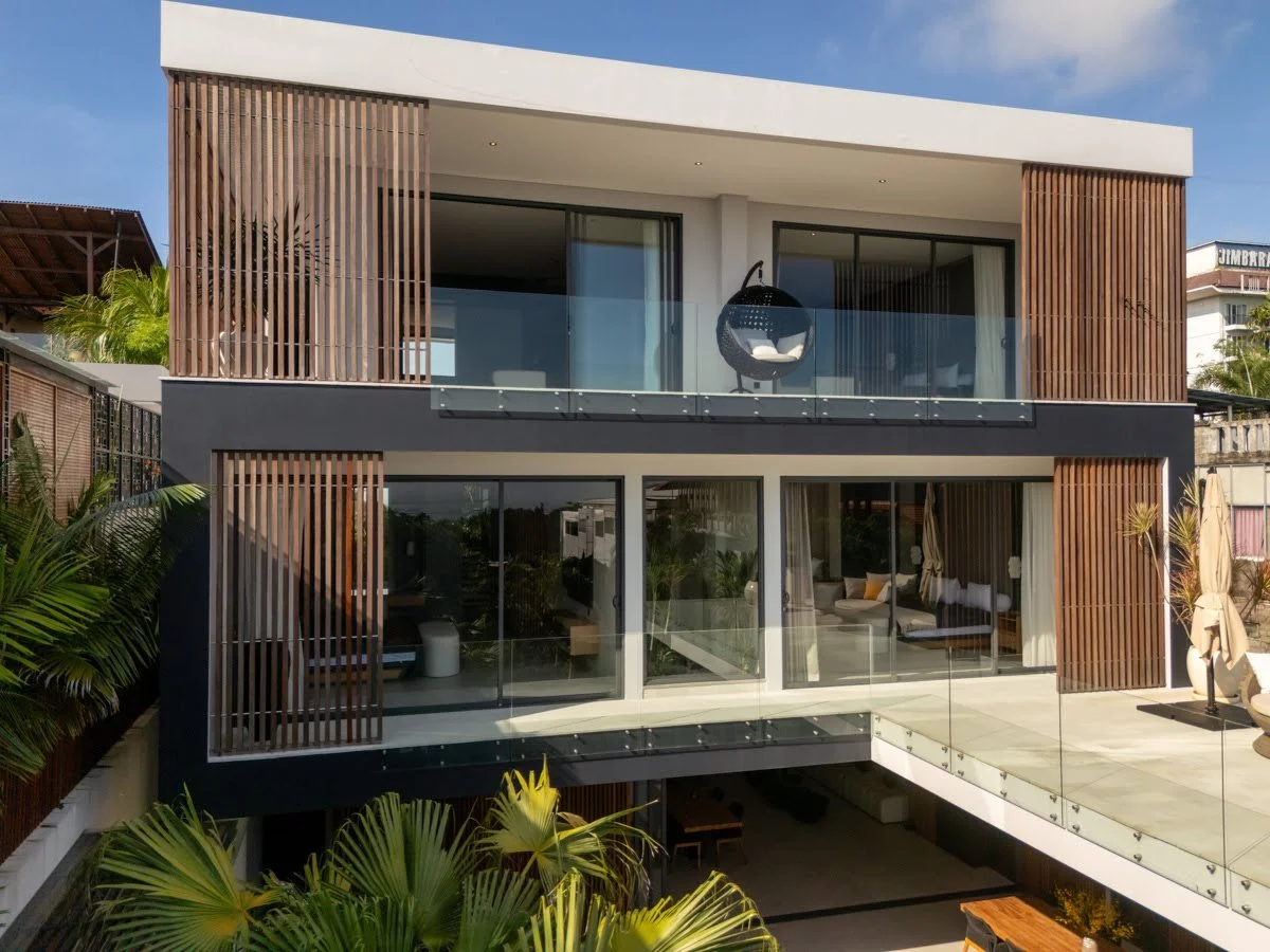 MODERN ELEGANT WHITE VILLA - 4 BEDROOM - JIMBARAN