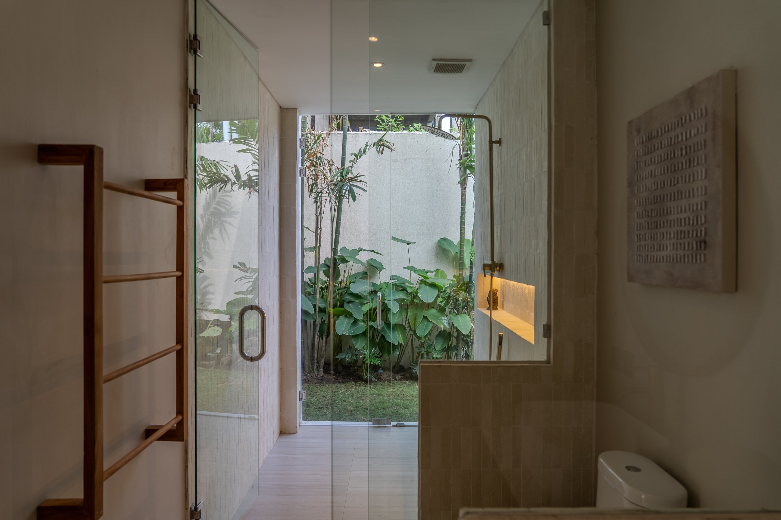LAGOON STYLE TROPICAL VILLA - 4 BEDROOMS - PERERENAN