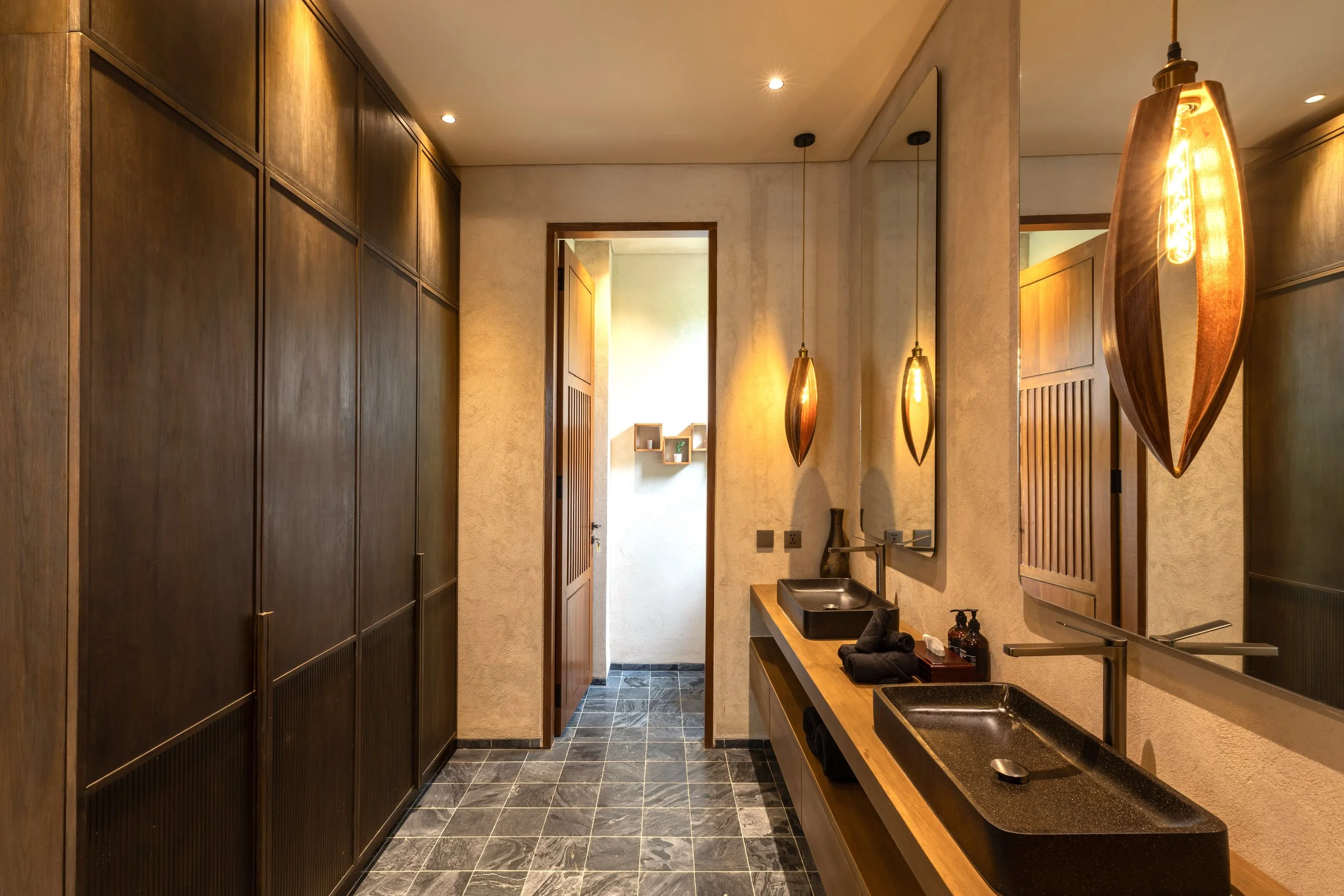 BALINESE MODERN TROPICAL STYLE VILLA - 6 BEDROOM - NYANYI BEACH - villa - for - sale - Bali