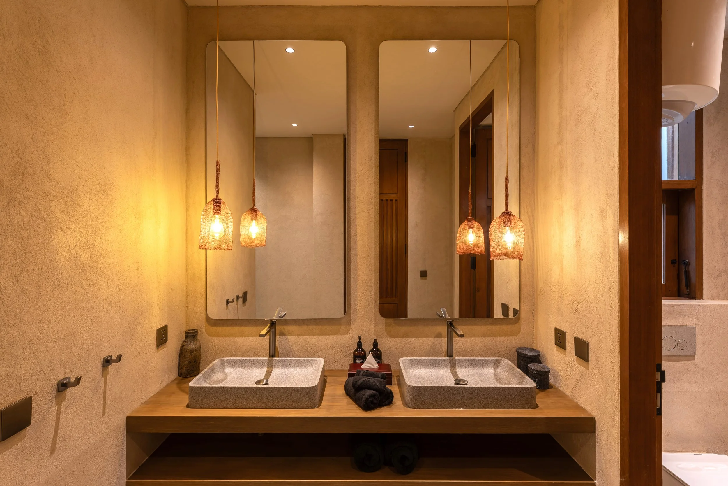 BALINESE MODERN TROPICAL STYLE VILLA - 6 BEDROOM - NYANYI BEACH - villa - for - sale - Bali