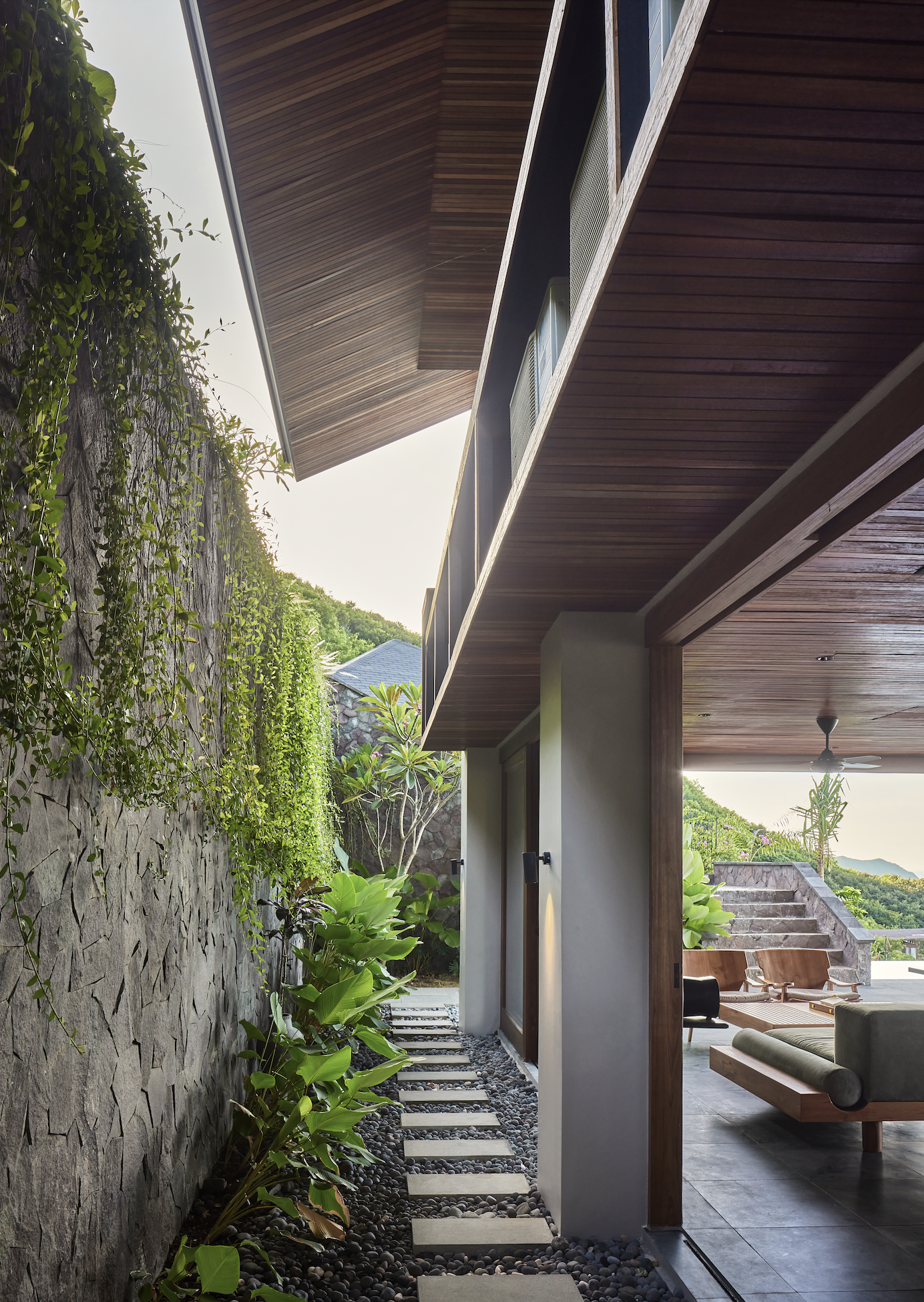 ARCHITECTURAL VILLA BY ALEXIS DORNIER - 5 BEDROOM - TAMPAH HILLS - LOMBOK - EXCLUSIVITY