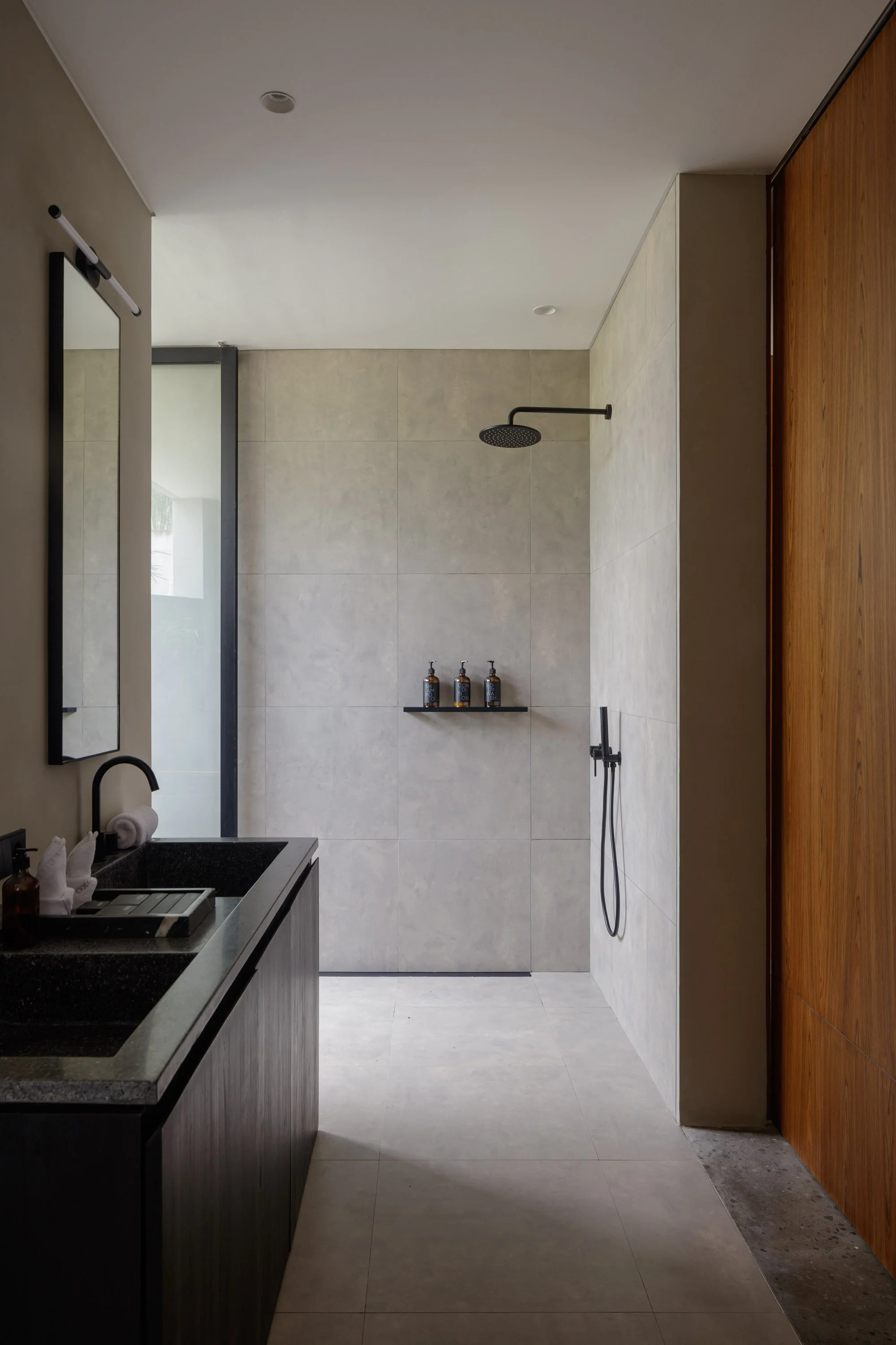 VILLA OF LINES AND LIGHT - 2 BEDROOM - CANGGU