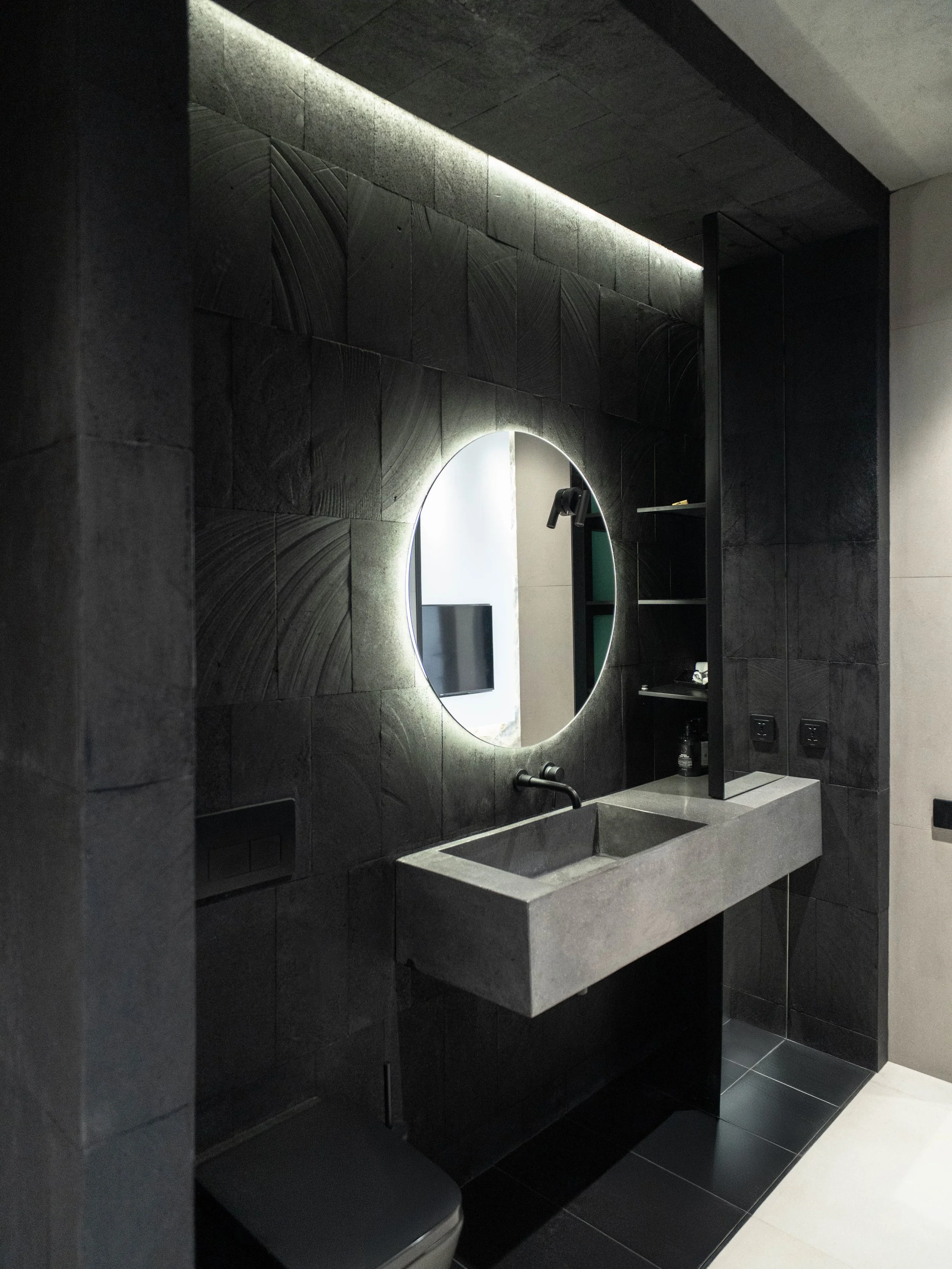 MONOCHROME GEOMETRY VILLA - 2 BEDROOM - PERERENAN