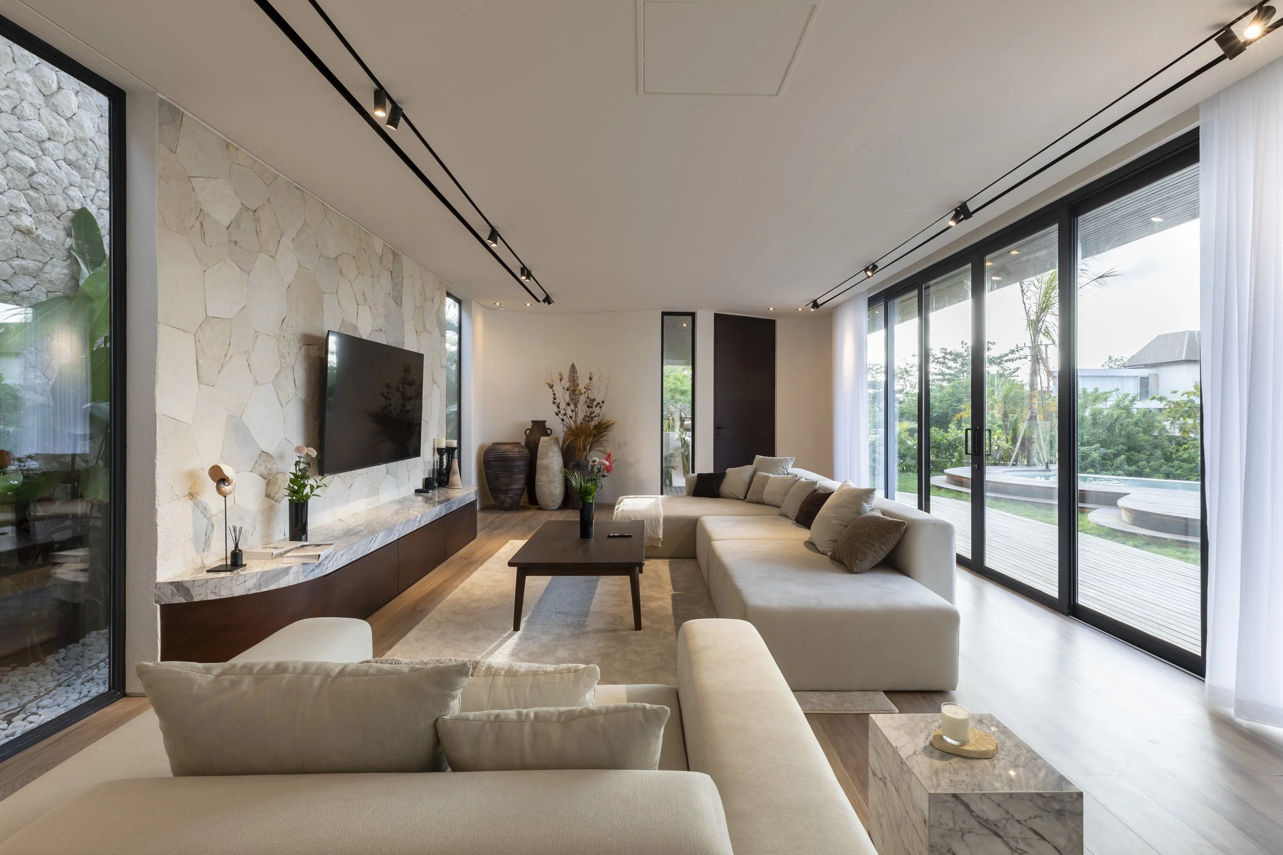 OCEAN VIEW VILLA WITH PRIVATE BEACH ACCESS - 5 BEDROOM - ULUWATU