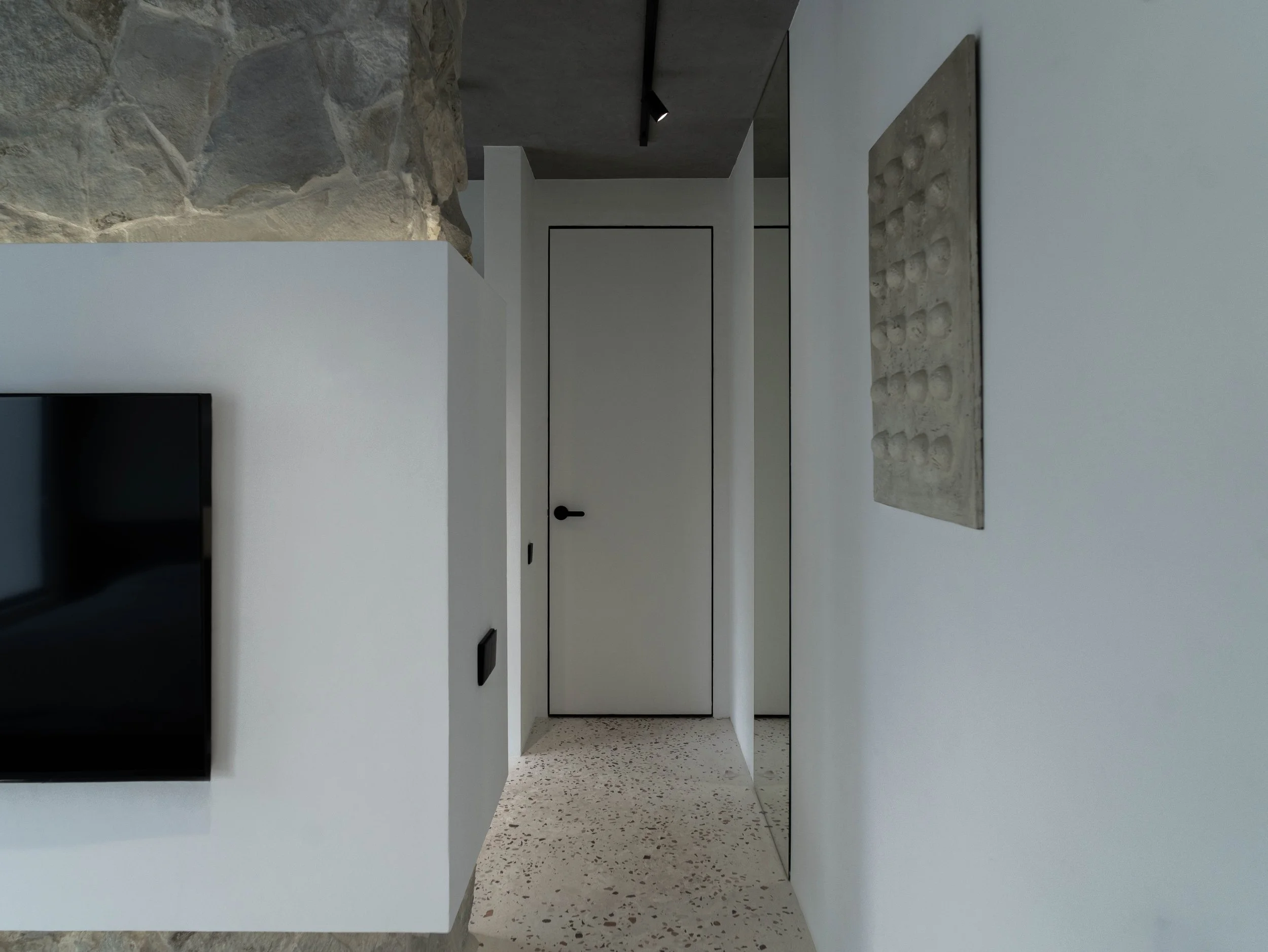 MONOCHROME GEOMETRY VILLA - 2 BEDROOM - PERERENAN