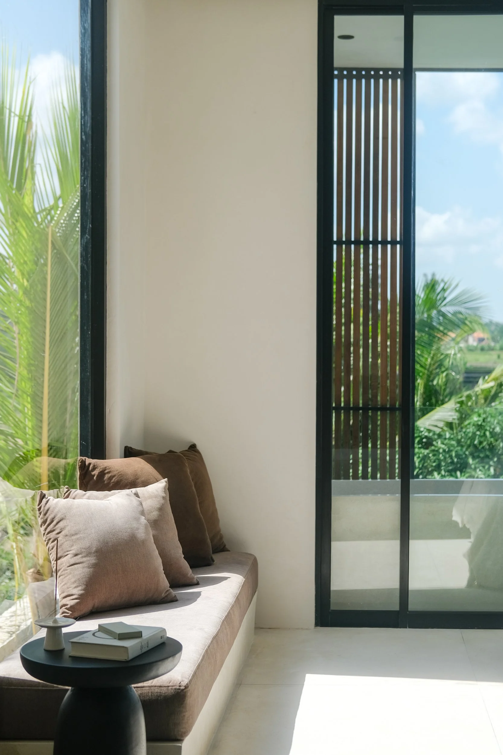 ARCHITECTURAL TROPICAL VILLA ABOVE THE RICE FIELDS - 3 BEDROOM - NYANYI BEACH - Bali - for - sale