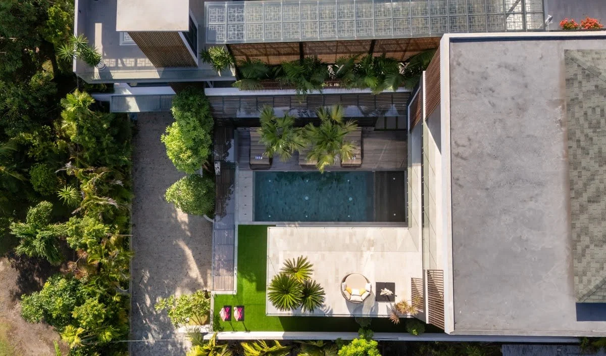 MODERN ELEGANT WHITE VILLA - 4 BEDROOM - JIMBARAN