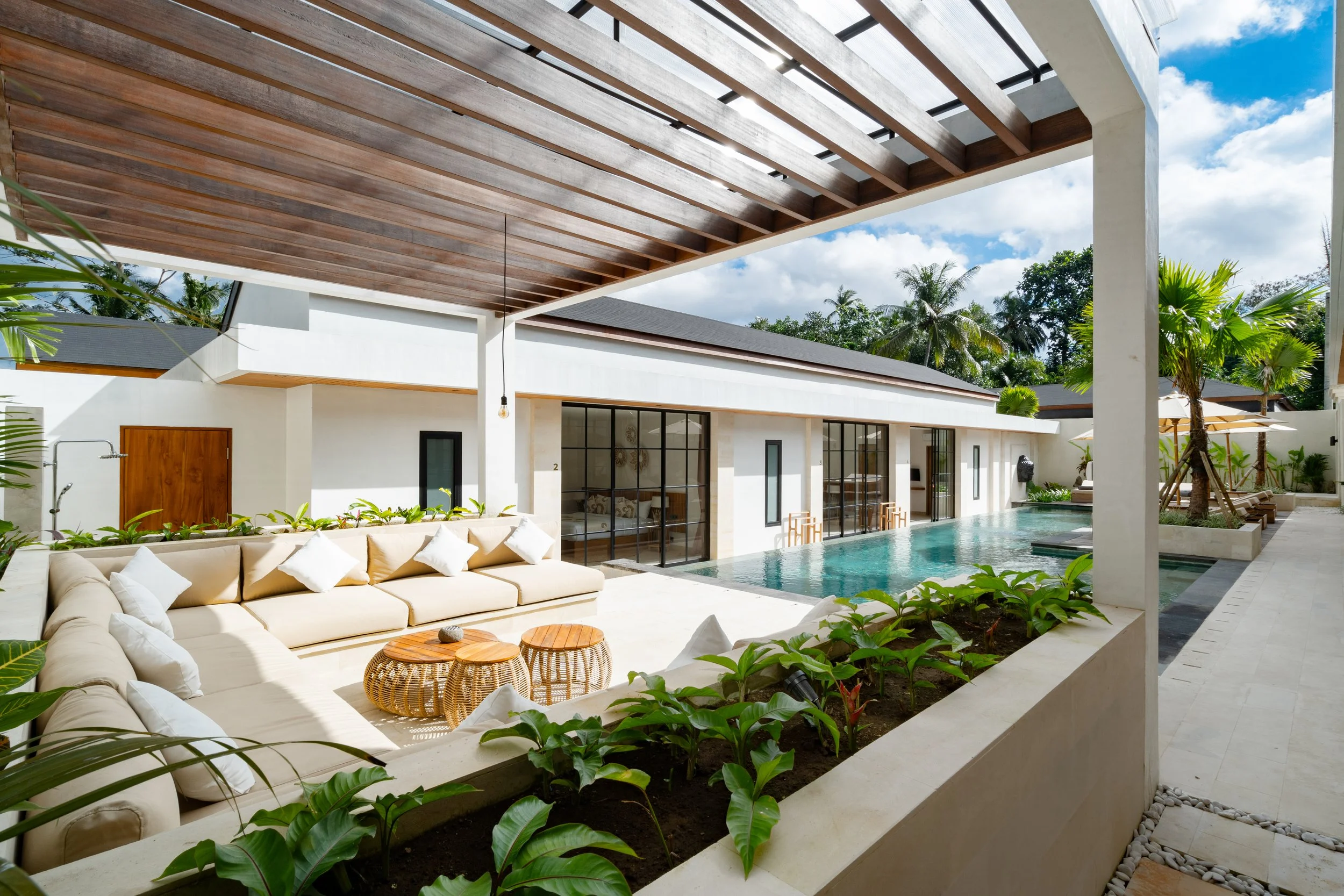 CONTEMPORARY POOLSIDE VILLA RETREAT - 4 BEDROOM - UBUD | 13 330 000 000 IDR