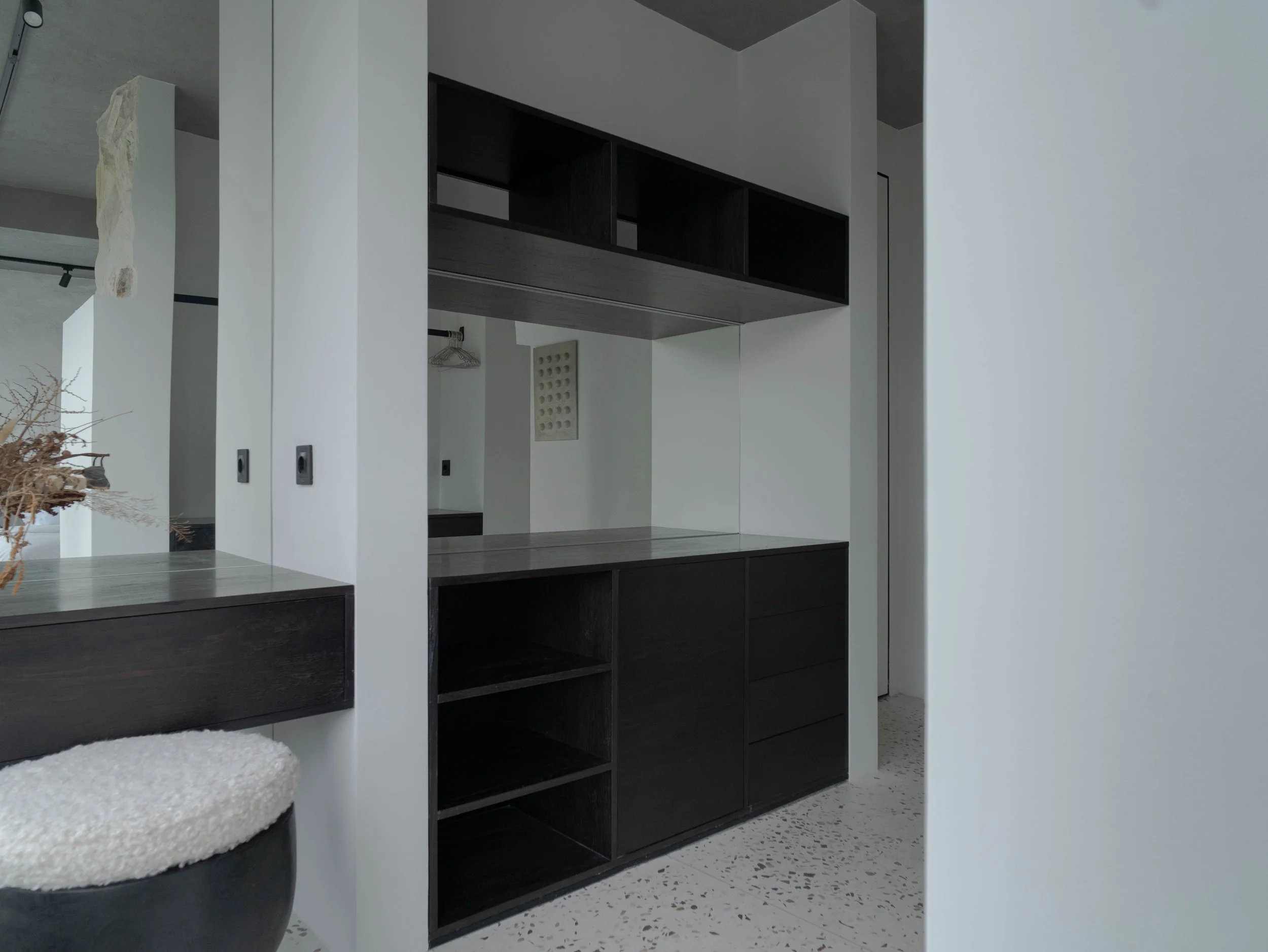 MONOCHROME GEOMETRY VILLA - 2 BEDROOM - PERERENAN