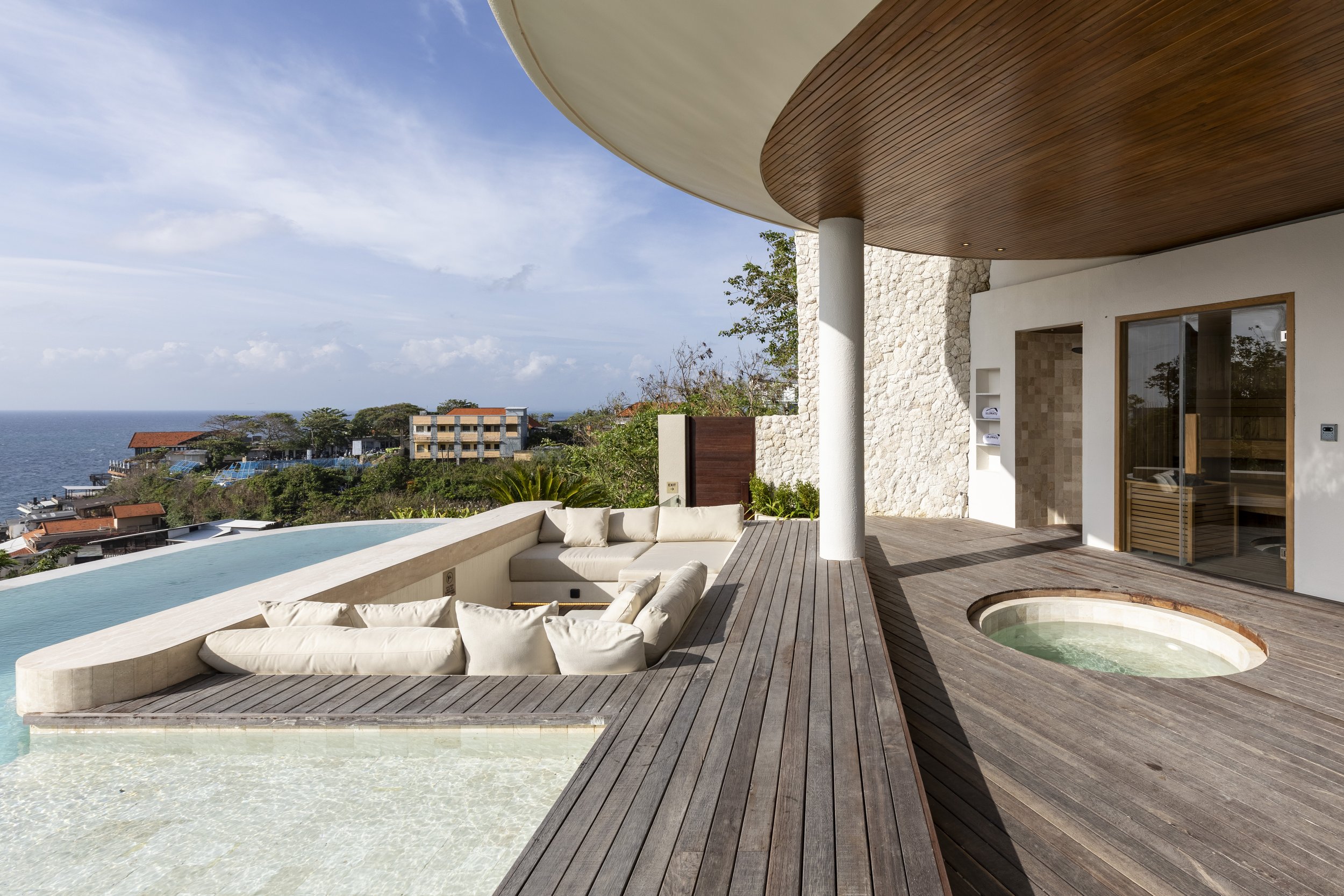 OCEAN VIEW VILLA WITH PRIVATE BEACH ACCESS - 5 BEDROOM - ULUWATU