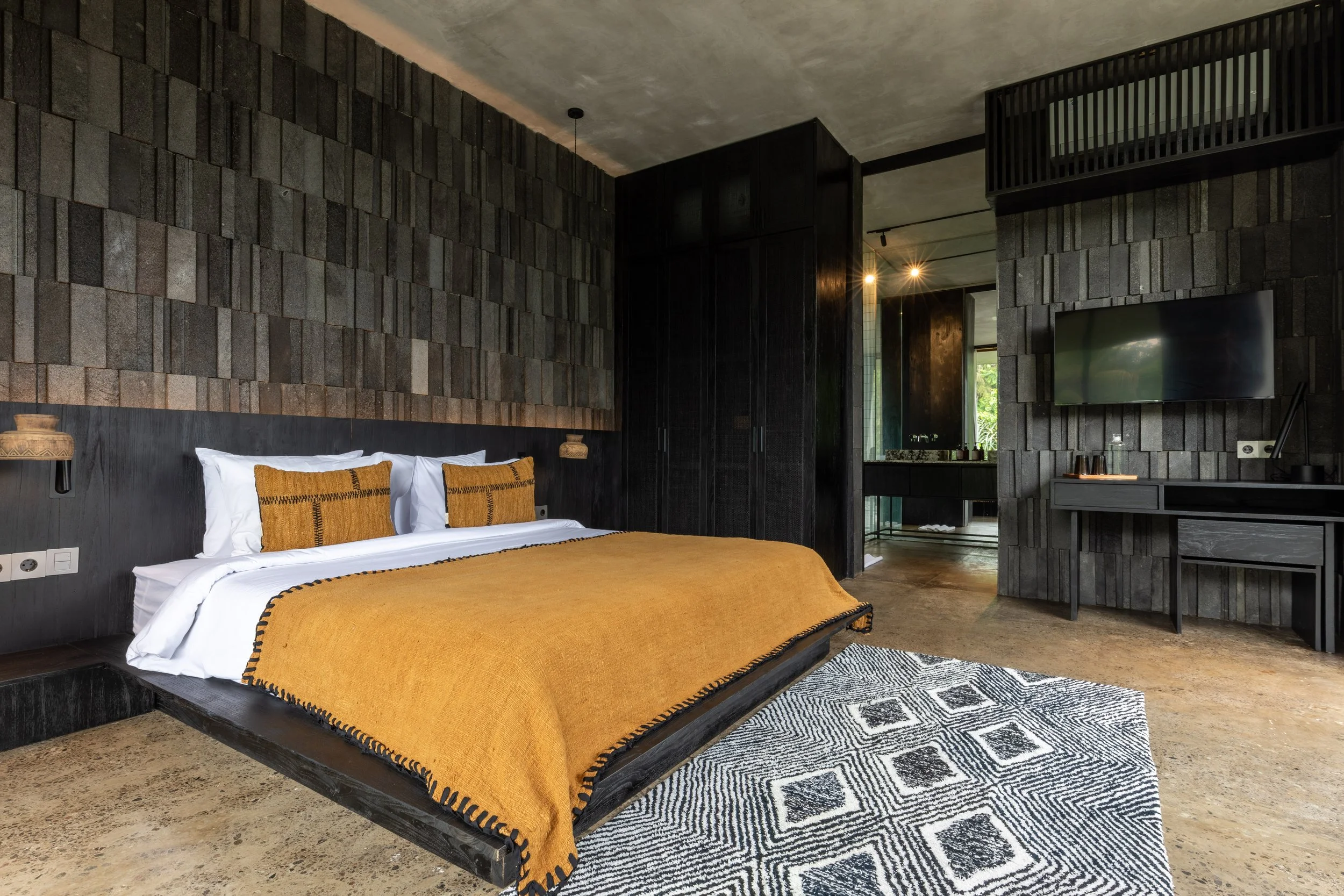 JAPANESE BRUTALIST VILLA - 5 BEDROOM - UBUD