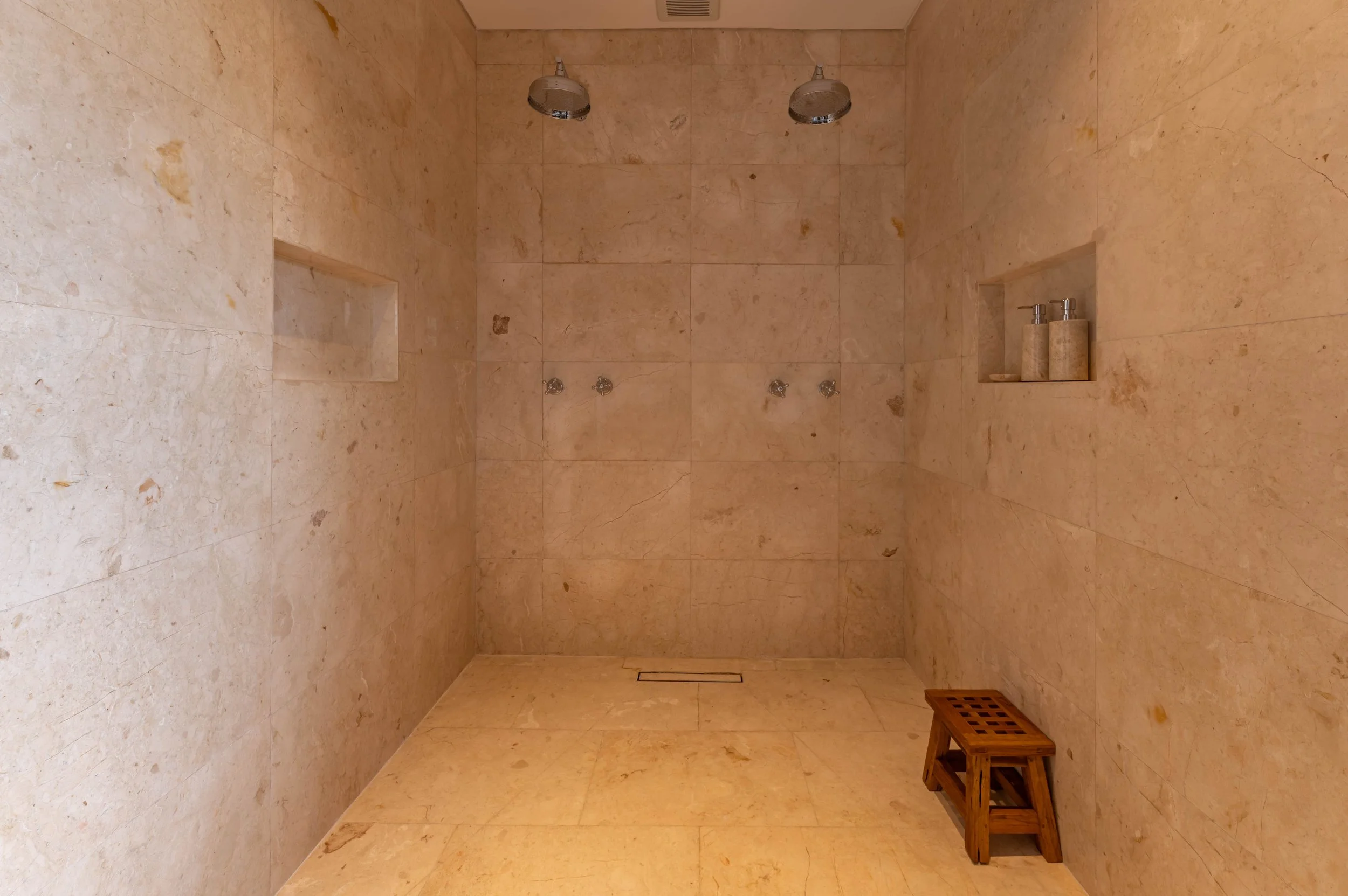 TIMELESS FAMILY VILLA - 4 BEDROOM - BABAKAN CANGGU | For Sale, Bali.