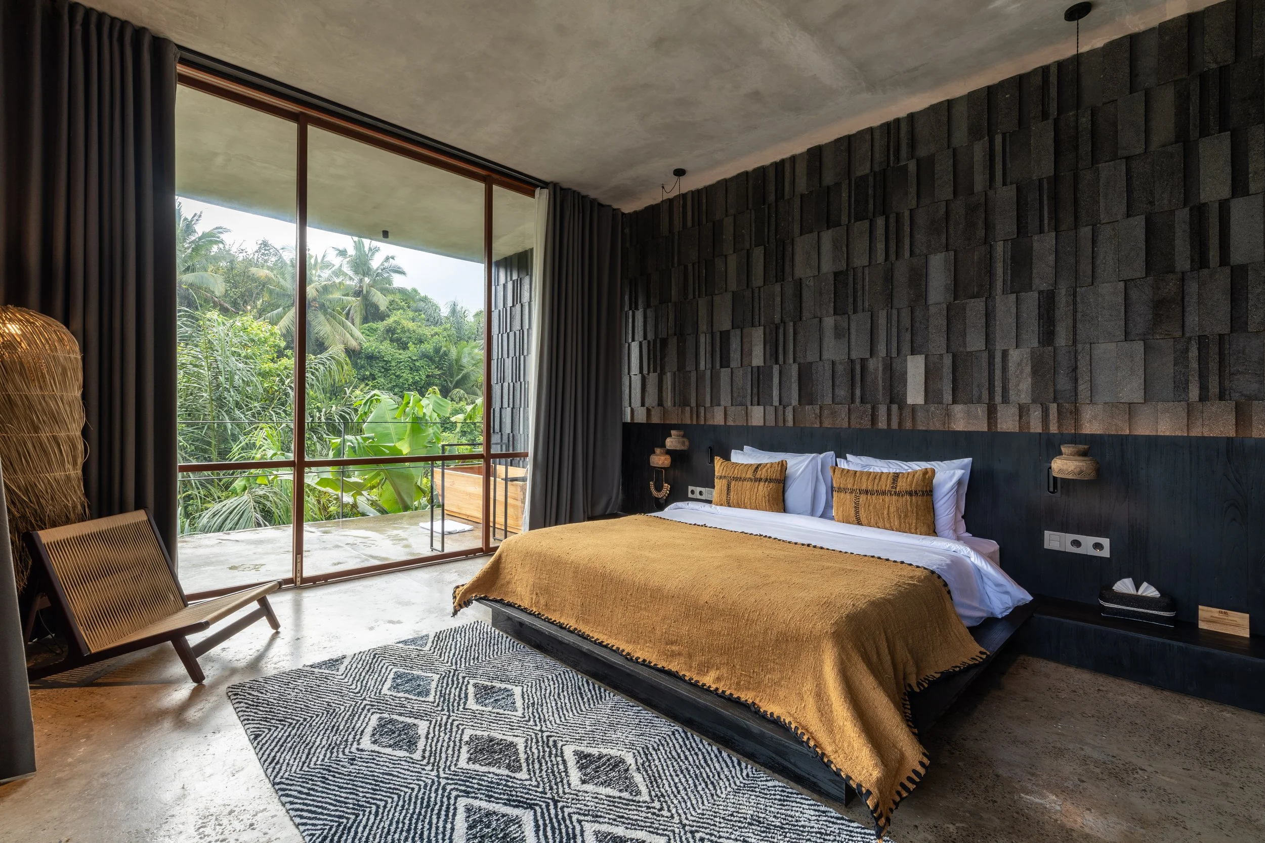 JAPANESE BRUTALIST VILLA - 5 BEDROOM - UBUD