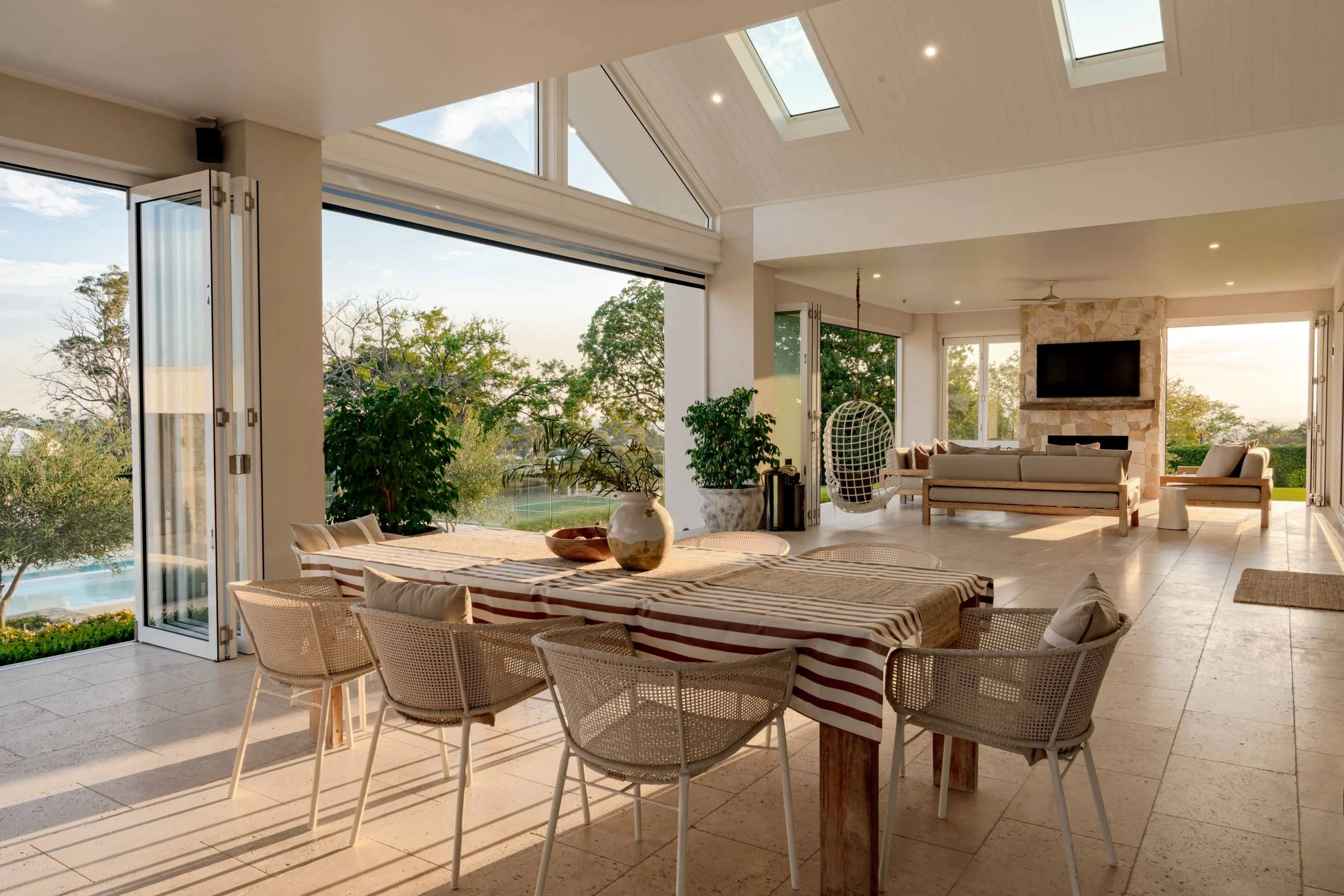 Alfresco dining