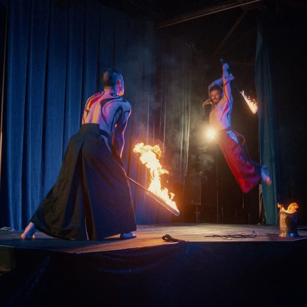 Curious what's happening here? Come find out tonight! Tickets are still available for tonight's show!

Check @cabaret.macabre bio for link!

Photo by the amazing @lyon_shoots

#halloween #cabaret #macabre #fire #fight #aerial #circus #spooky #creepy 