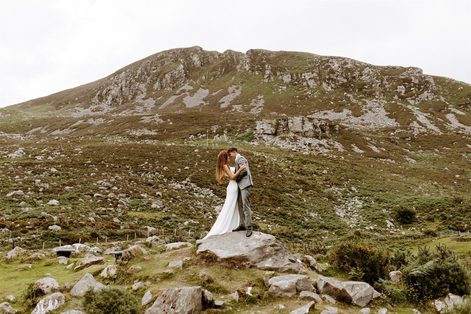 elopement-in-ireland-international-private-views (1).jpg