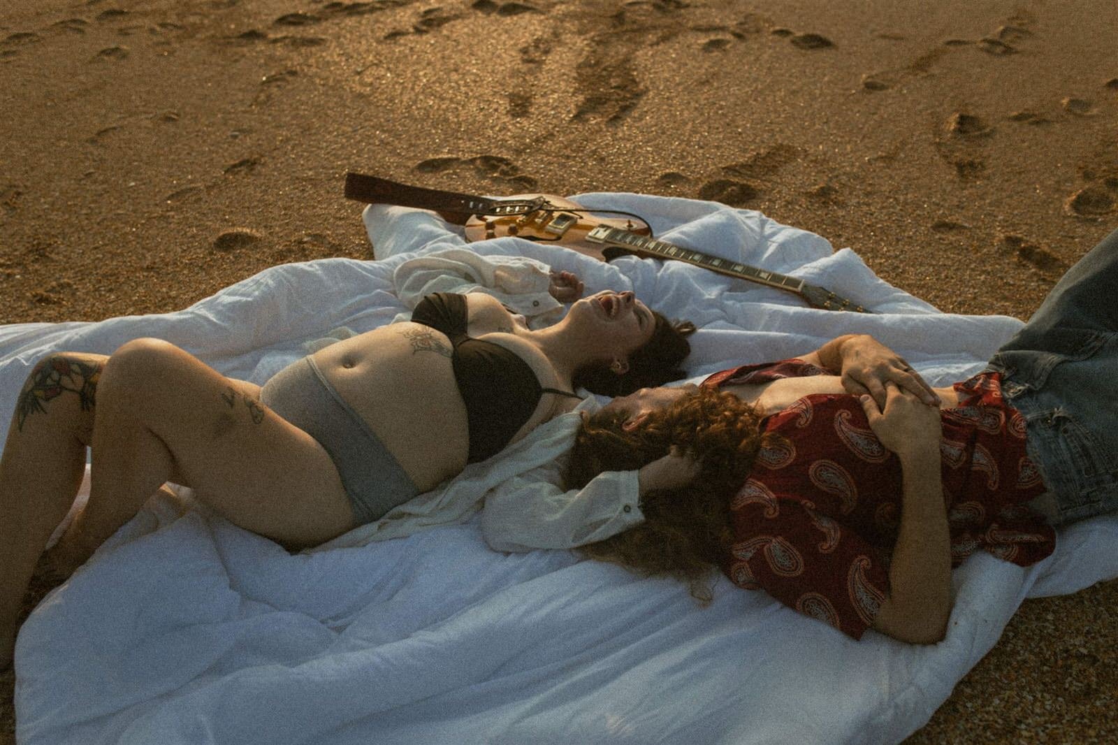 maternity-couples-beach-photoshoot-st-augustine-florida (17).jpg