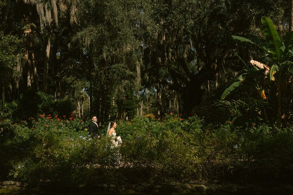 romantic-couples-photography-downtown-st-augustine (14).jpg