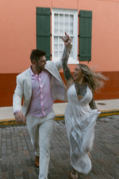 romantic-couples-photography-downtown-st-augustine (22).jpg