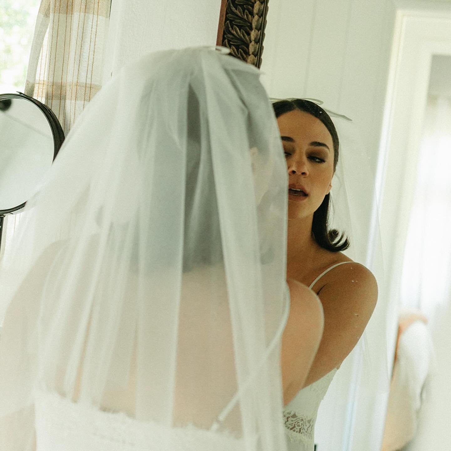 Which one is your favorite? Why?

@alyssabooch and @zmulcahy 

Hair and makeup team: @jackie.maneeventhair @makeupbychristinaburns 

Officiant: @forlovenotary 

Cake: @new_beckys_cakes904_llc 

#Documentaryphotography #engaged #unscriptedposingapp #s