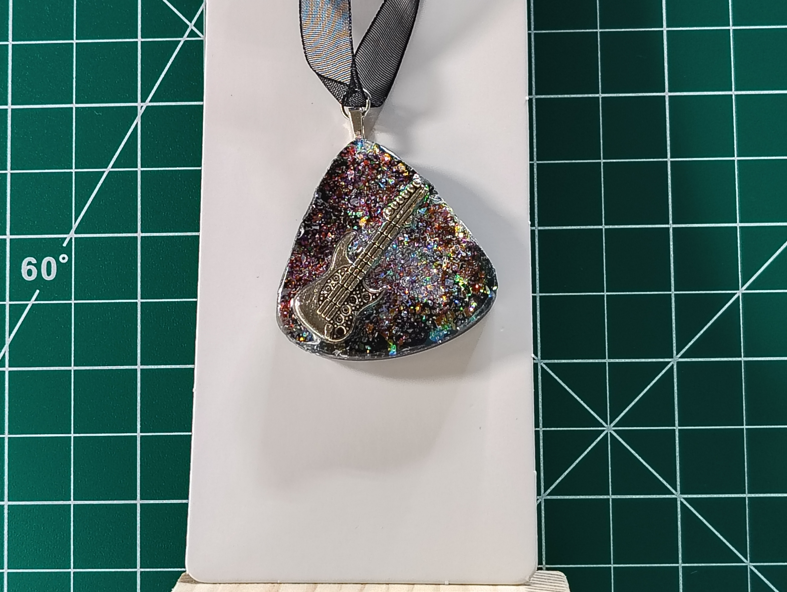 Guitar Pick Pendent5.png