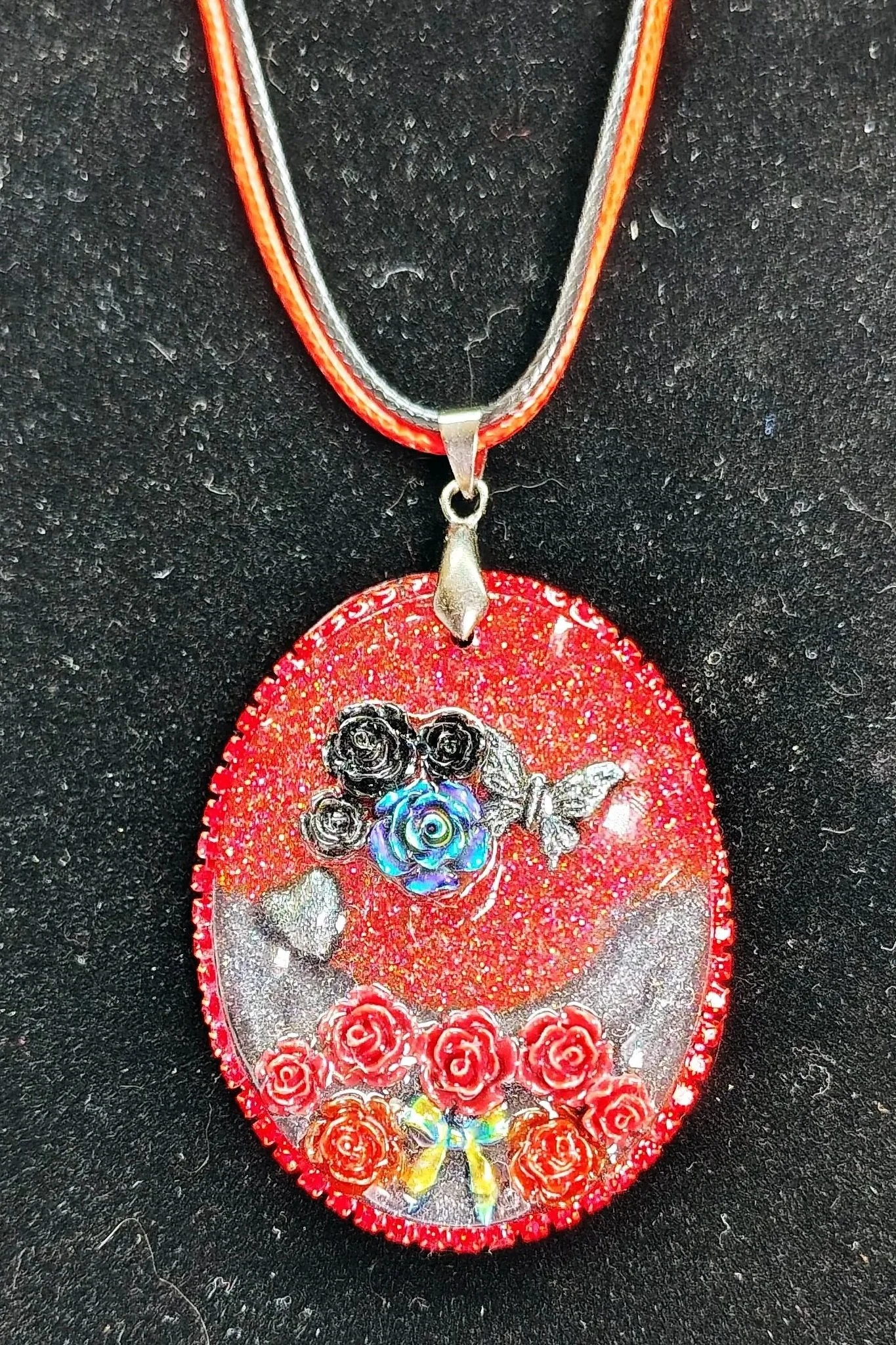 Necklace-OvalRedRoses2.jpg