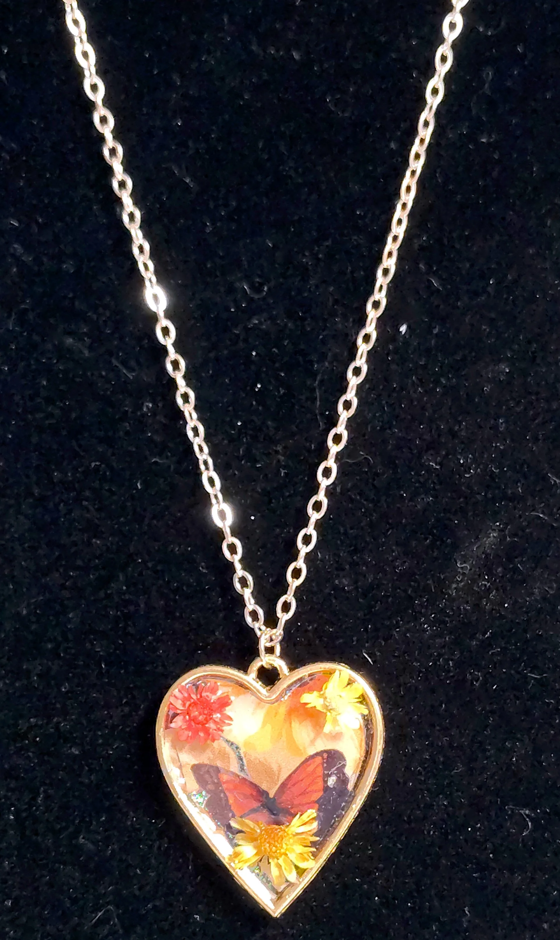 Necklace-GoldHeartButterflyFlowers1.jpg