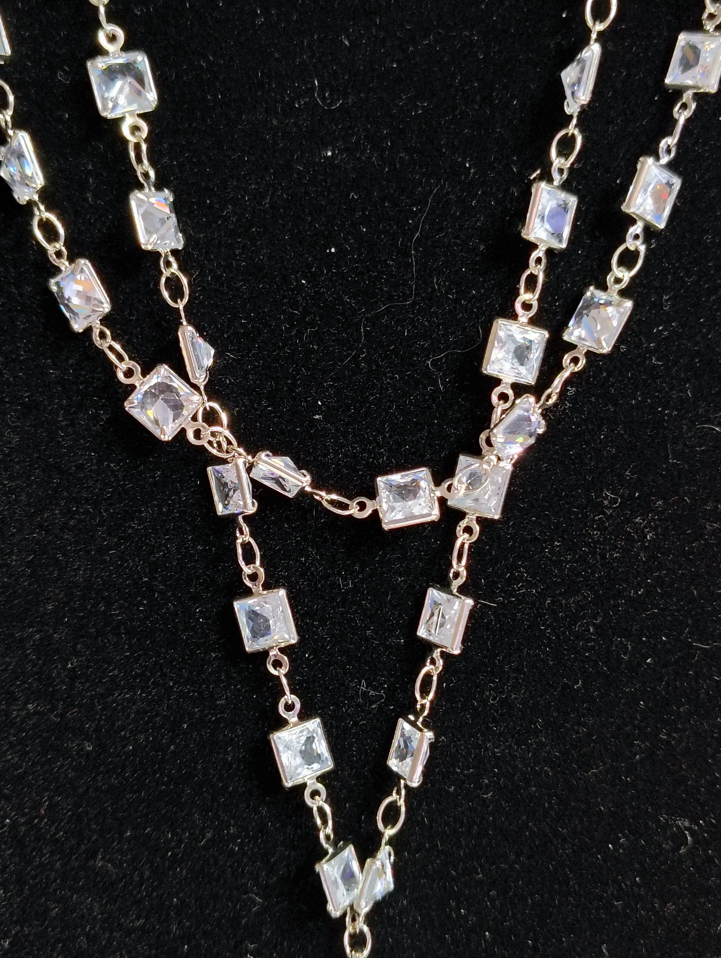 HalfSkullAndRosesNecklaceChain2.jpg