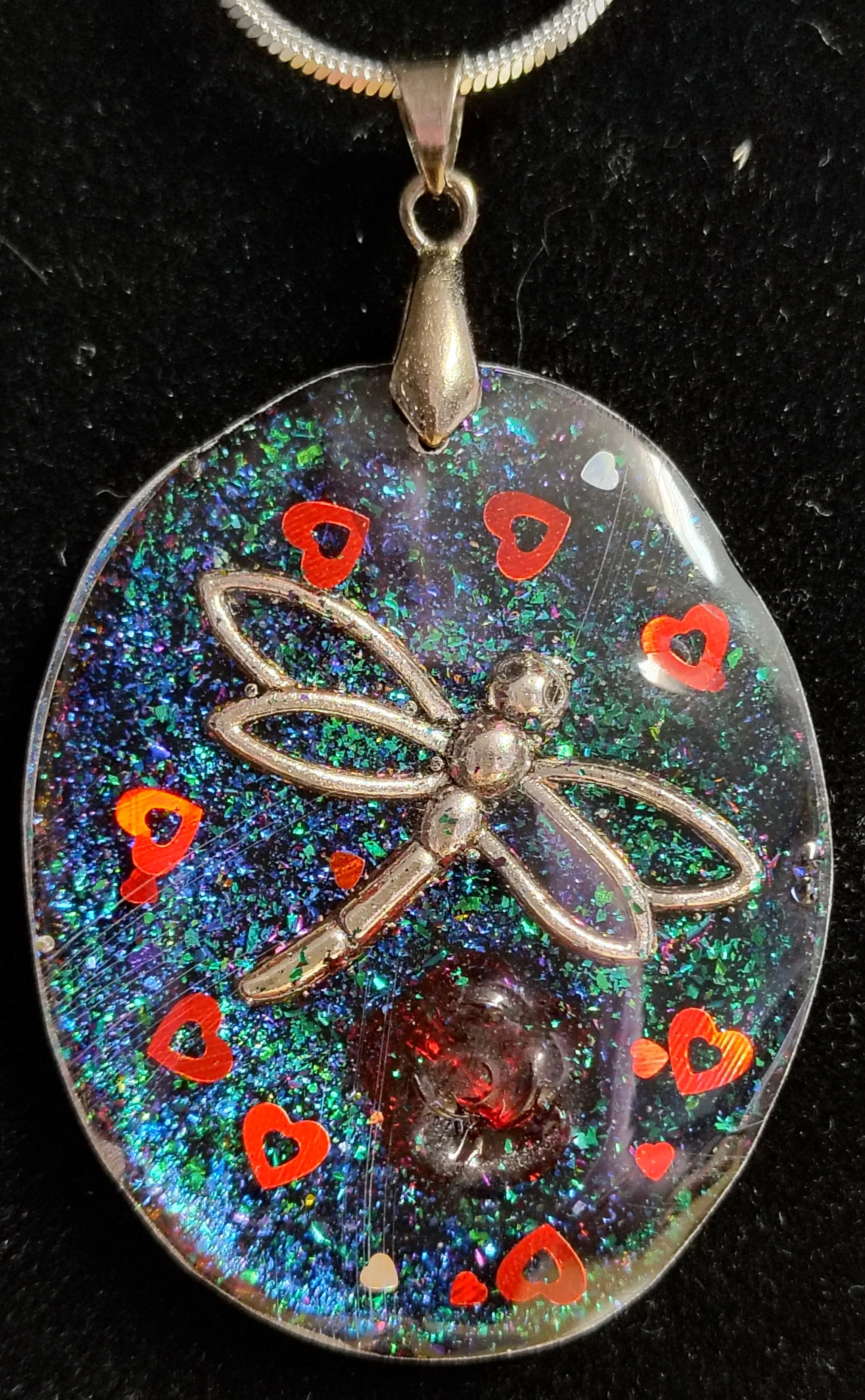 Necklace-LargeOvalDragonflyRedHeartsCloseup.jpg