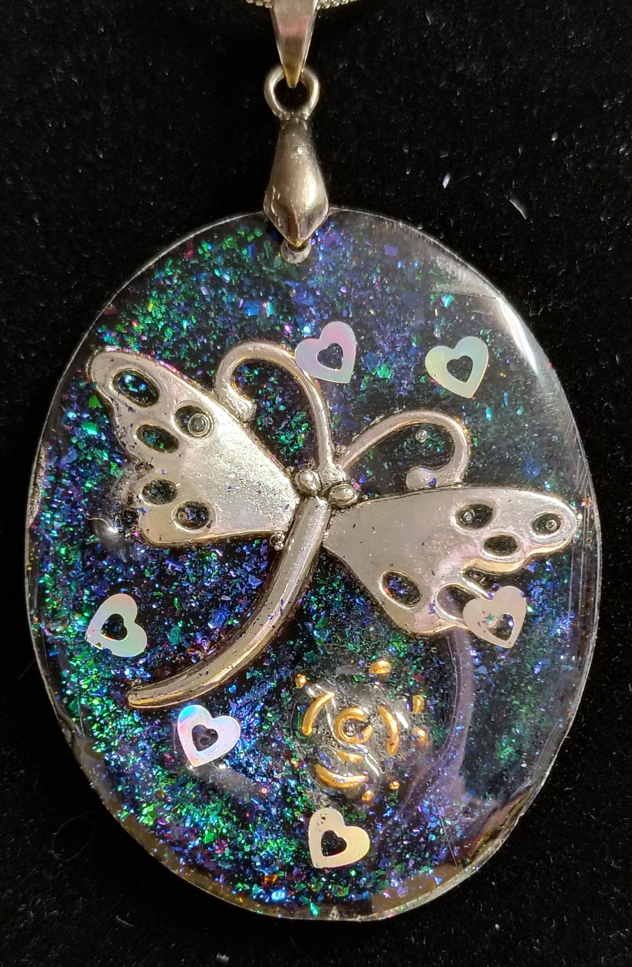Necklace-LargeOvalDragonflyHoloHeartsCloseup.jpg