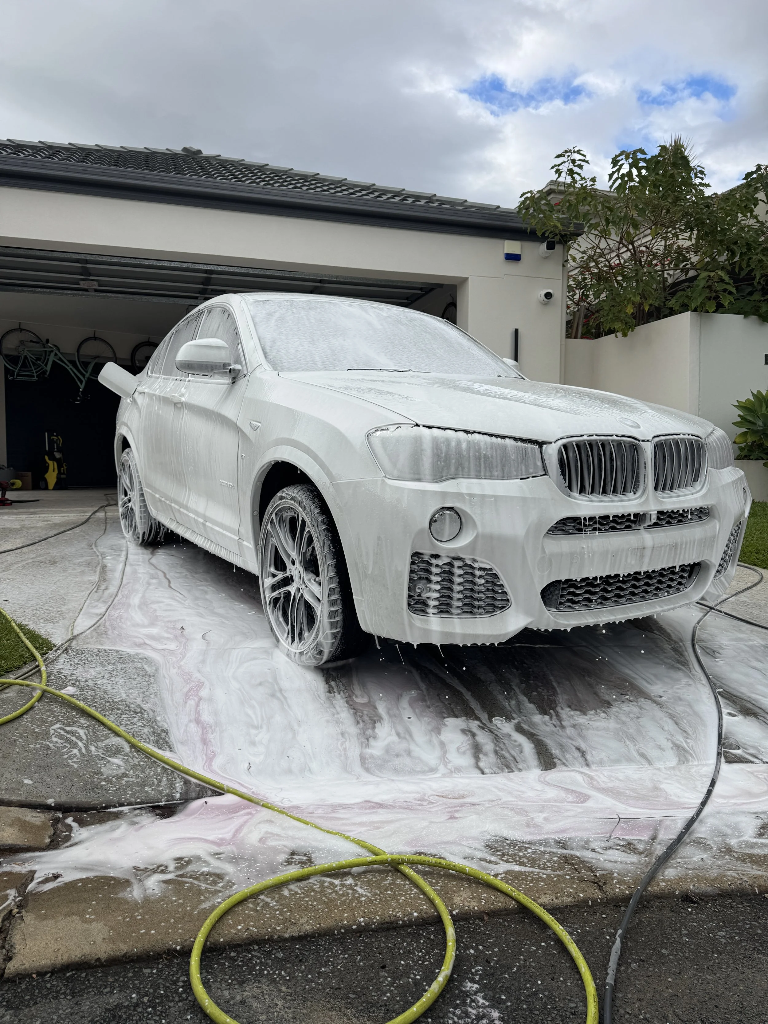 Why Gold Coast Locals Are Ditching Drive-In Car Washes for Mobile Detailing