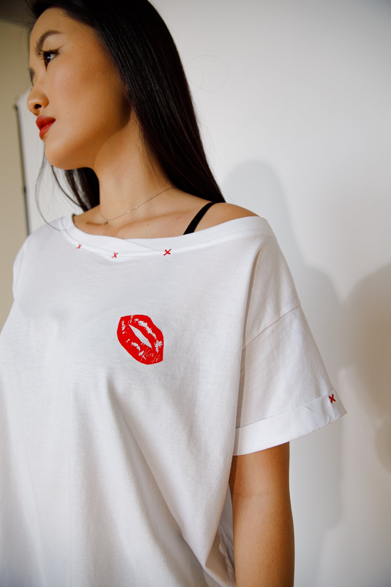 Oversized_white_tee-2.jpg