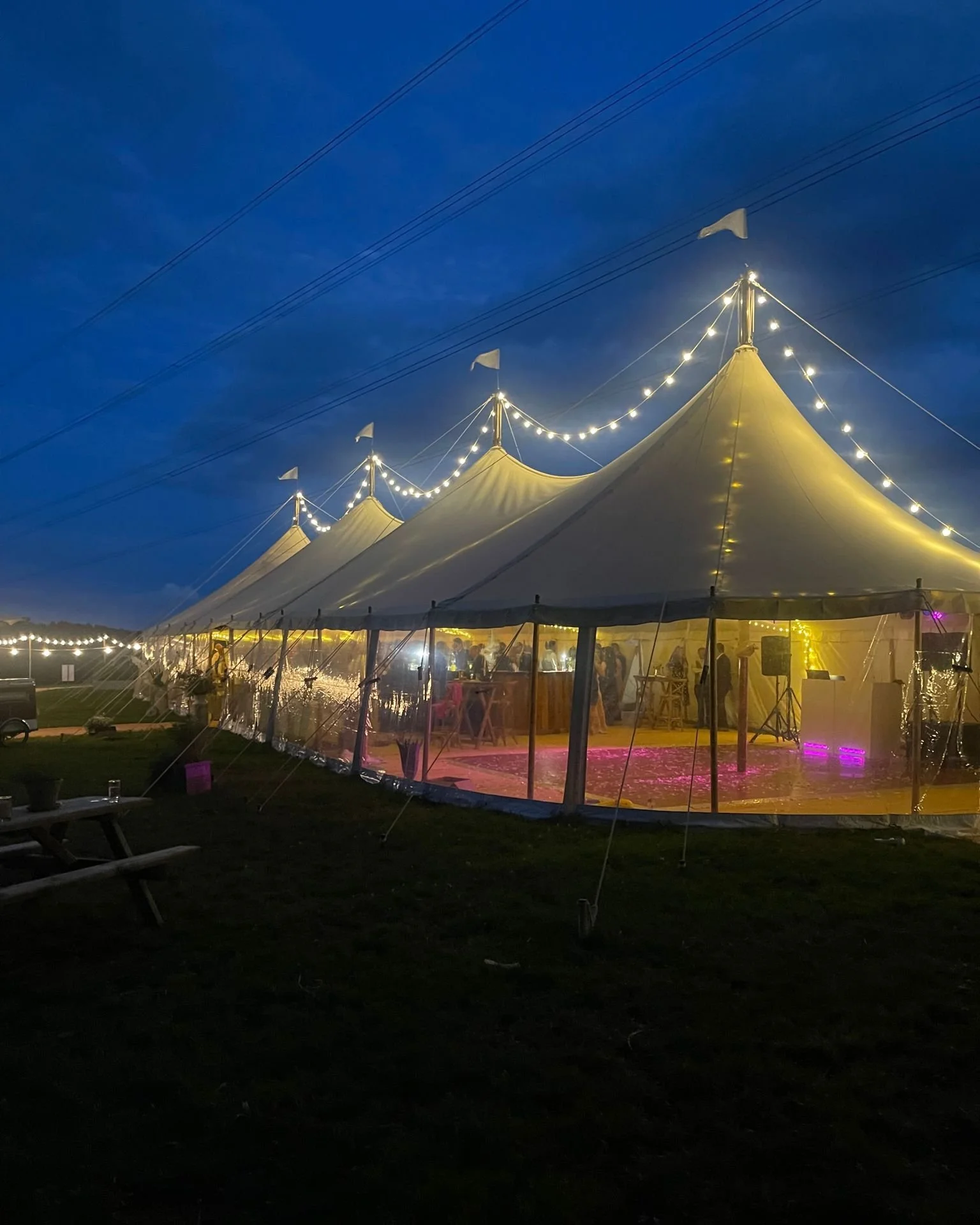 Our Rustic Island bar lit, dance floor glowing, and the marquee doing the most ✨

If you&rsquo;re looking for us, we&rsquo;re under the lights turning cocktails into memories🍹

Stunning Sail cloth marquee from @thecanvastentco 

#hudsonrosebarsandev