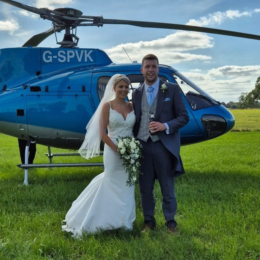 Straight from the skies to their first sip ✨🚁🍸

A grand entrance, a celebratory drink, and the start of forever! 

#hudsonrosebarsandevents #justmarried #firstdrink #mobilebartending #marqueebar