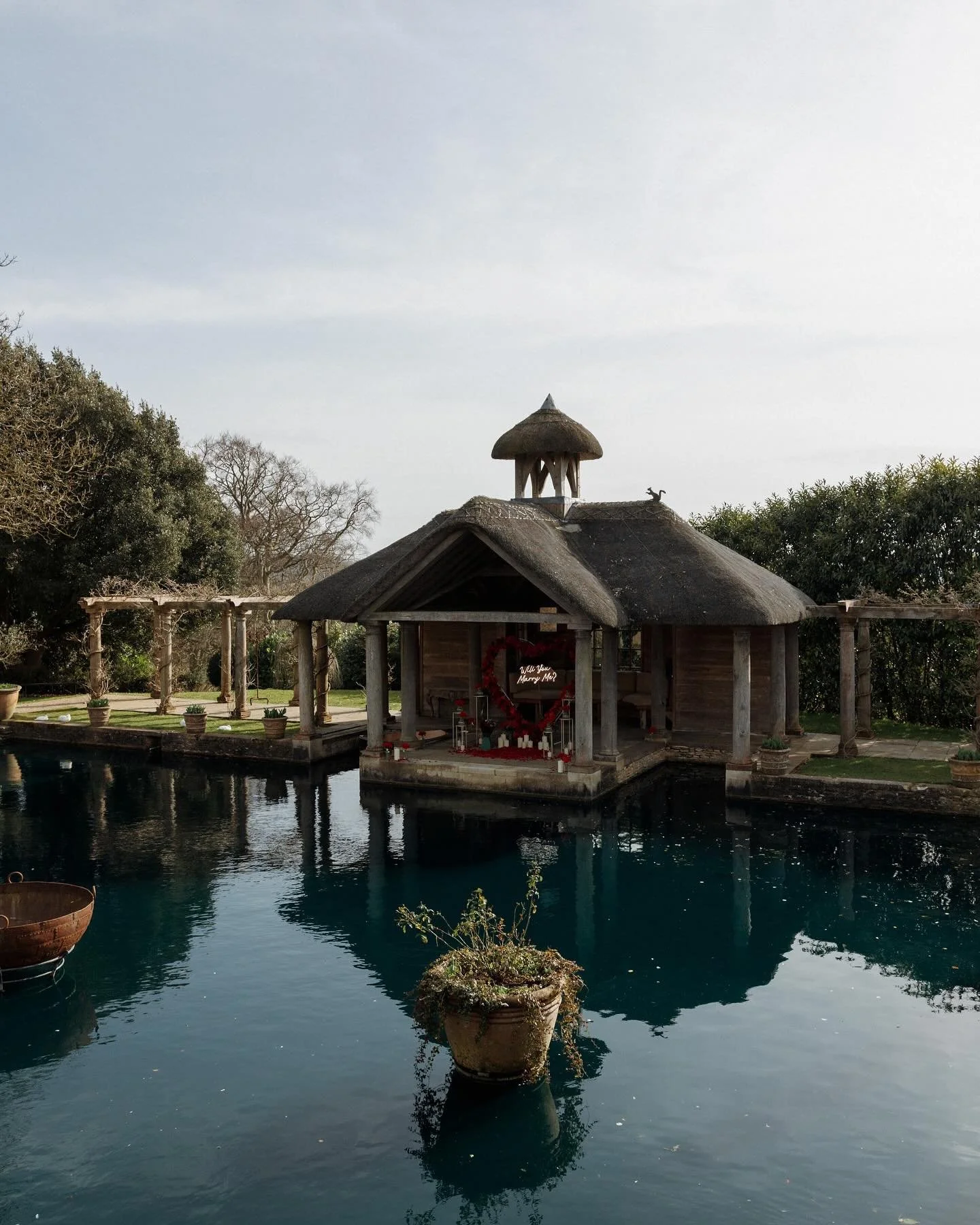 Our latest surprise proposal at Euridge Manor

@euridge_ 
@thecotswoldproposalplanners 

#stunning #weddingvenue #thecotswolds #weddingphotoshoot #weddingphotography #weddingphotographer #weddingphotographyuk #weddingphotographeruk #ukweddingphotogra