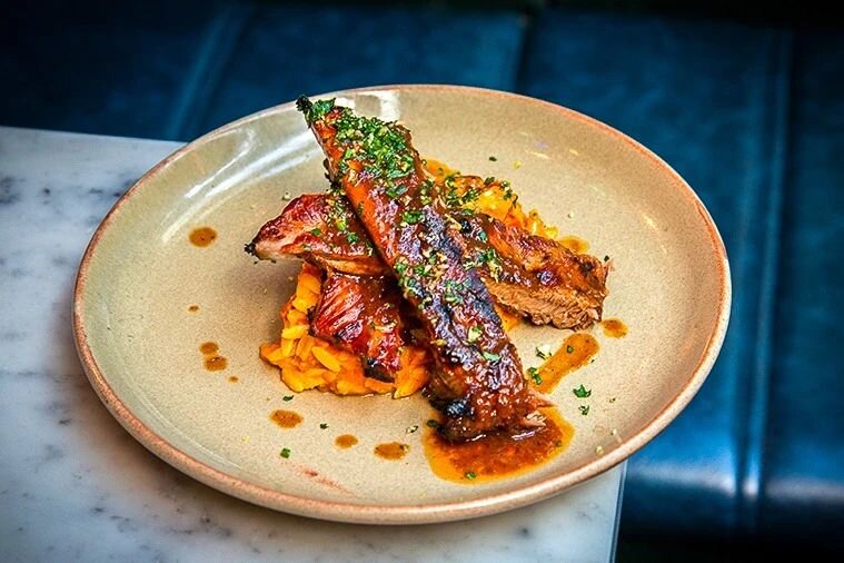 Have you tried our cider braised pork ribs, carrot orzo, horseradish gremolata? Because you really need to 🤤 
Walk ins welcome or book via the link in our bio 🙌🏻