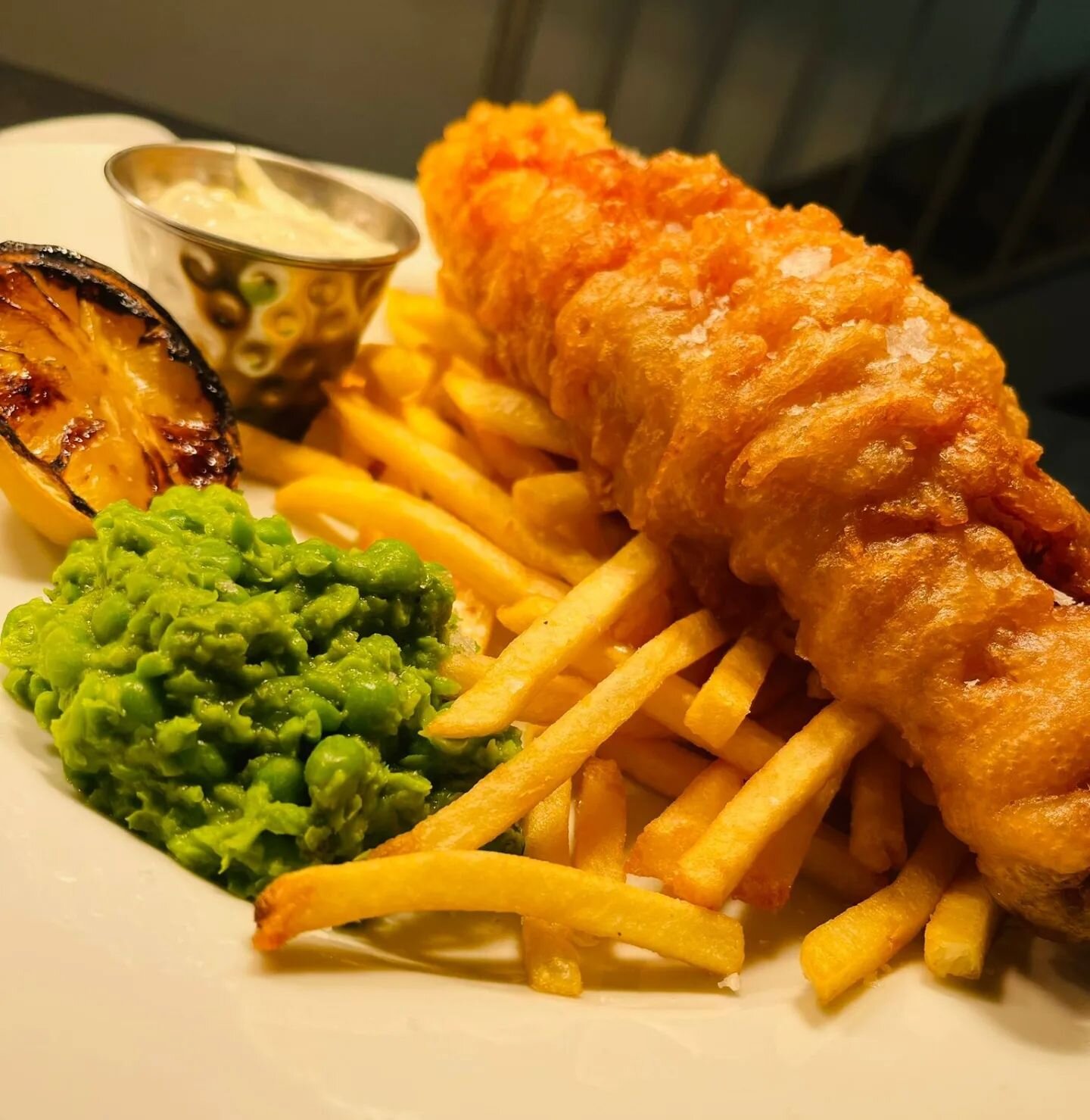 Fish Friday is back from TODAY! On the menu: fish &amp; chips, mushy peas, tartare sauce 🙌🐟 

Expect fish dish specials every Friday using only the freshest fish from the market. BOOK via the link in our bio!