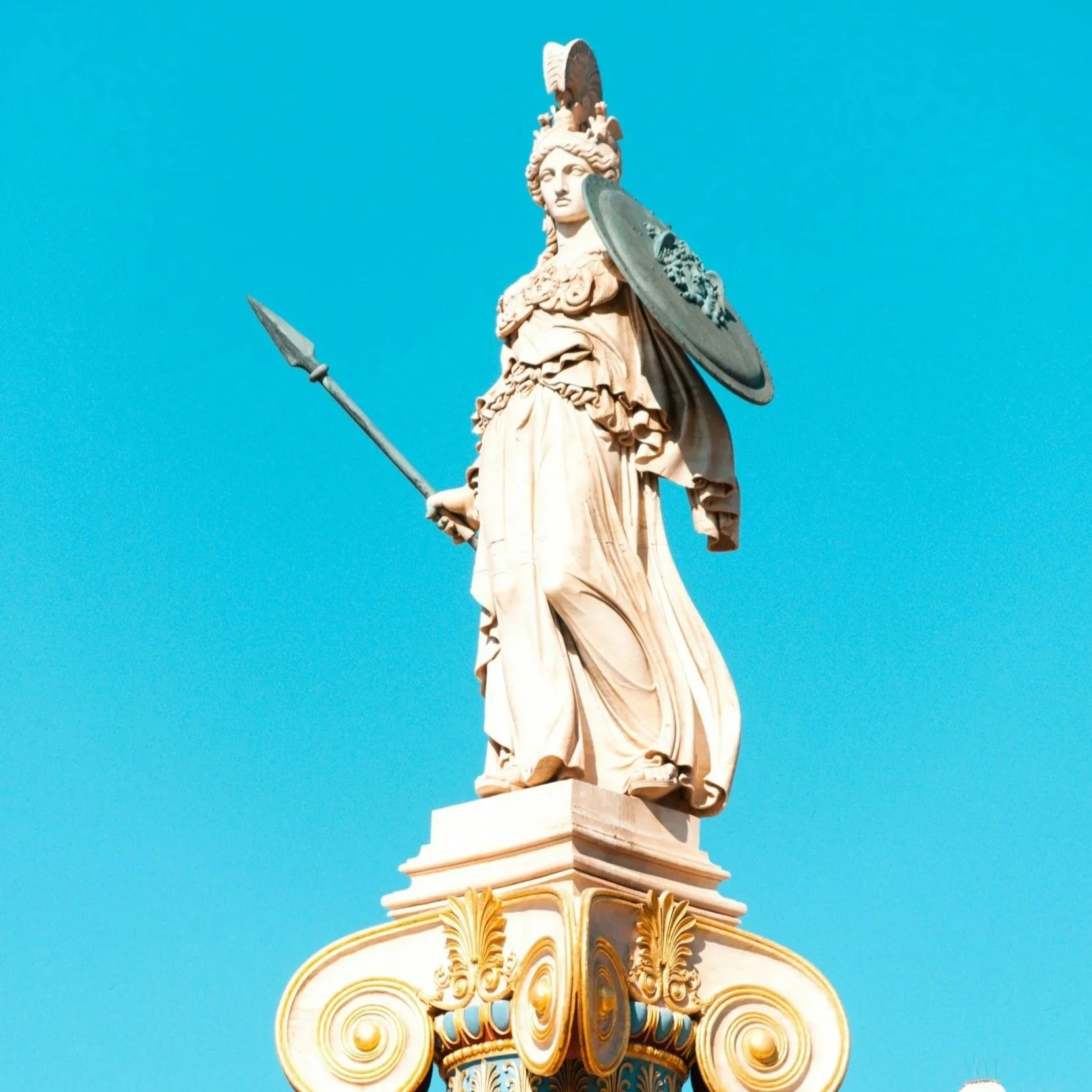 Athéna, seulement une guerrière ?