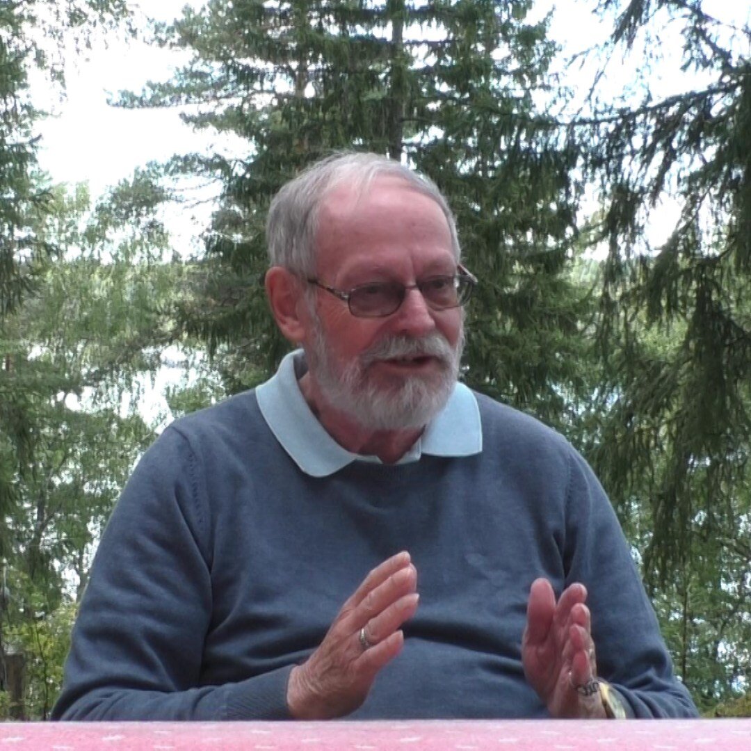Who is PhD Harald Haarmann? Here's a little info and a peek behind the scenes!

Harald Haarmann is a former professor with a long-standing career in the groundbreaking field of multidisciplinary research on the civilization of Old Europe. Haarmann ha