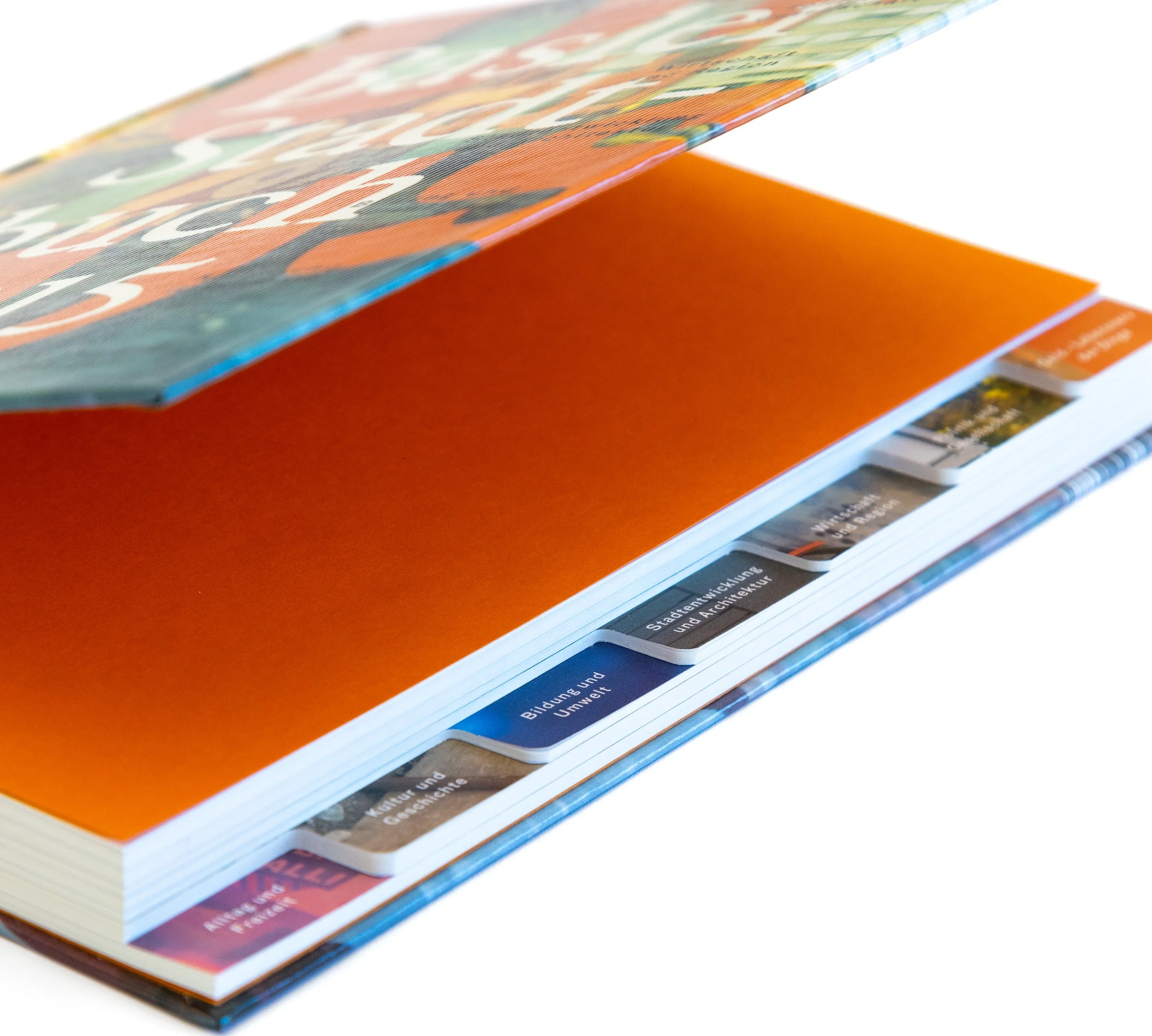 Buch mit Registerstanzung