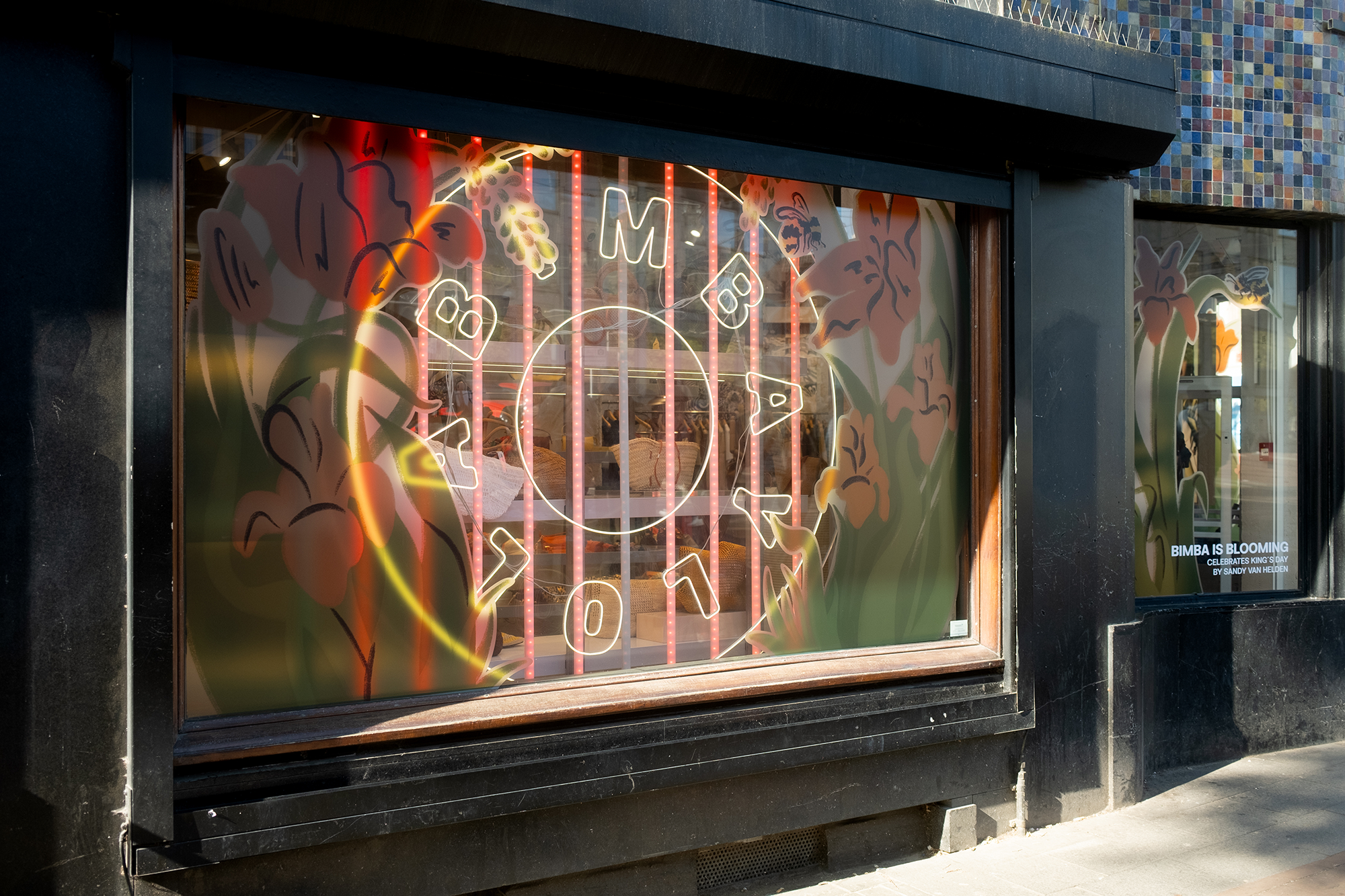 Sandy van Helden window display illustration for Bimba Y Lola