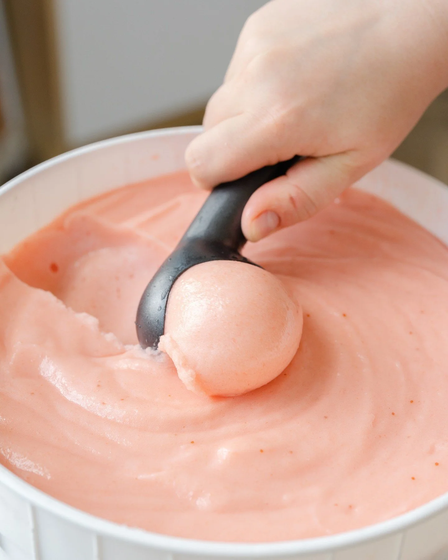 We literally dream about Fros&eacute; Sorbet, it&rsquo;s just that good. With a background of crispy ros&eacute; wine highlighted with real pear and strawberry pur&eacute;e, it&rsquo;s the perfect August scoop.